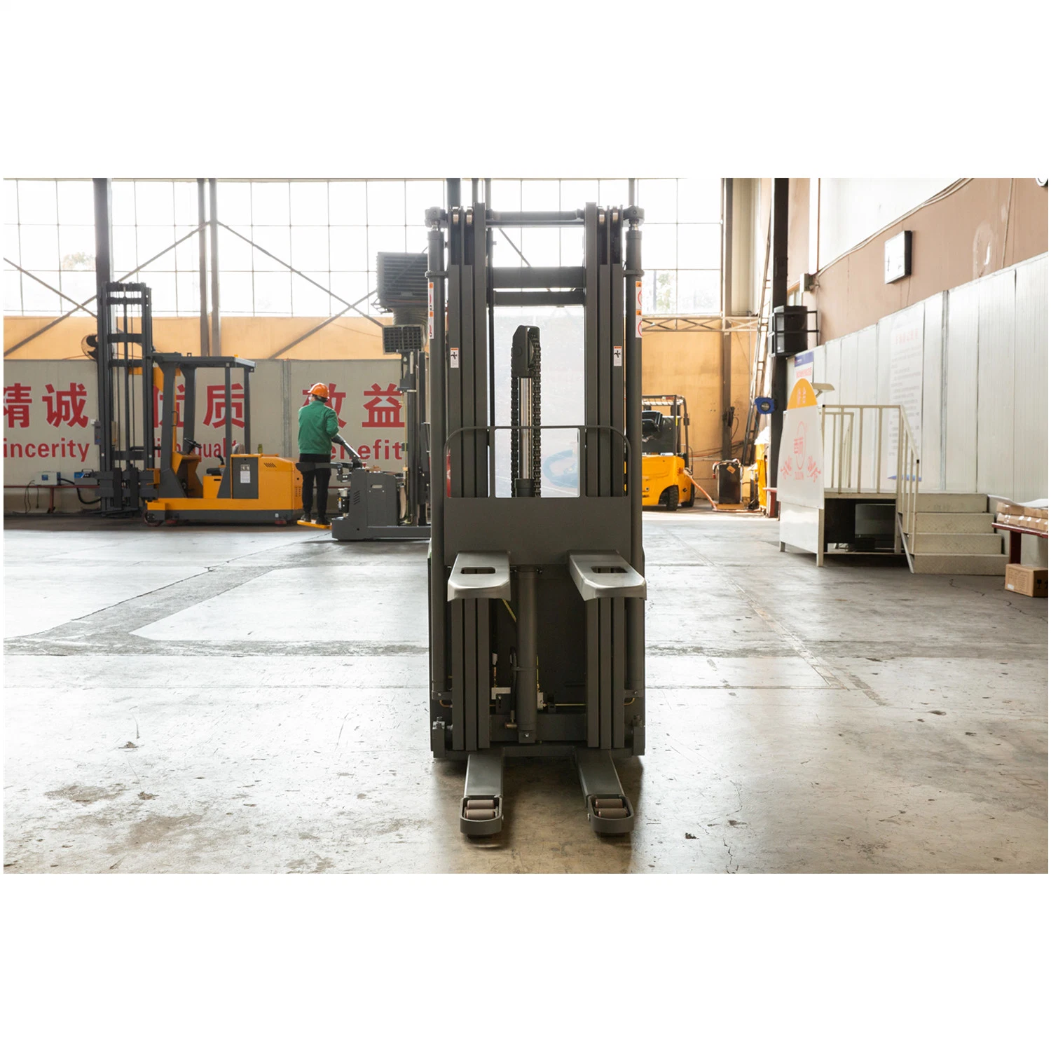 5m Semi Electric Pallet Stacker 1500kg Forklift