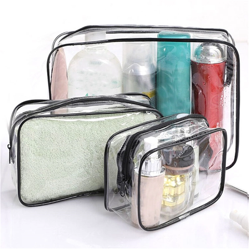 Pochette de toilette transparente en plastique PVC avec fermeture éclair pour ranger les produits de maquillage et les articles de toilette.