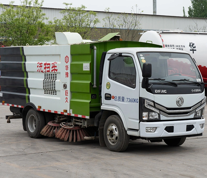 Используется Dongfeng 4X2 дизельных погрузчиков Стрит щеточная машина изготовлена в Китае