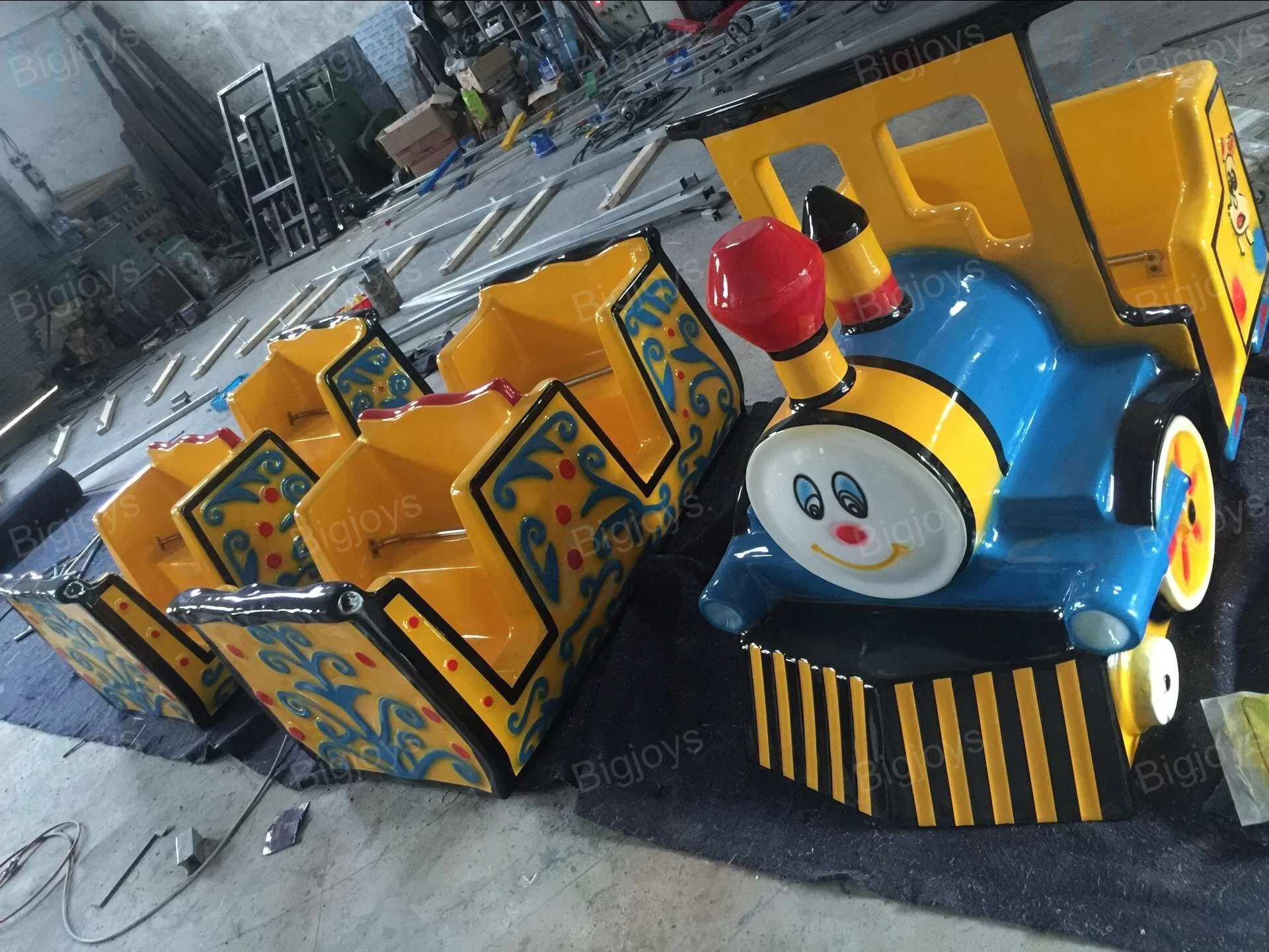 Parque de Atracciones atracción infantil mini tren eléctrico Vía