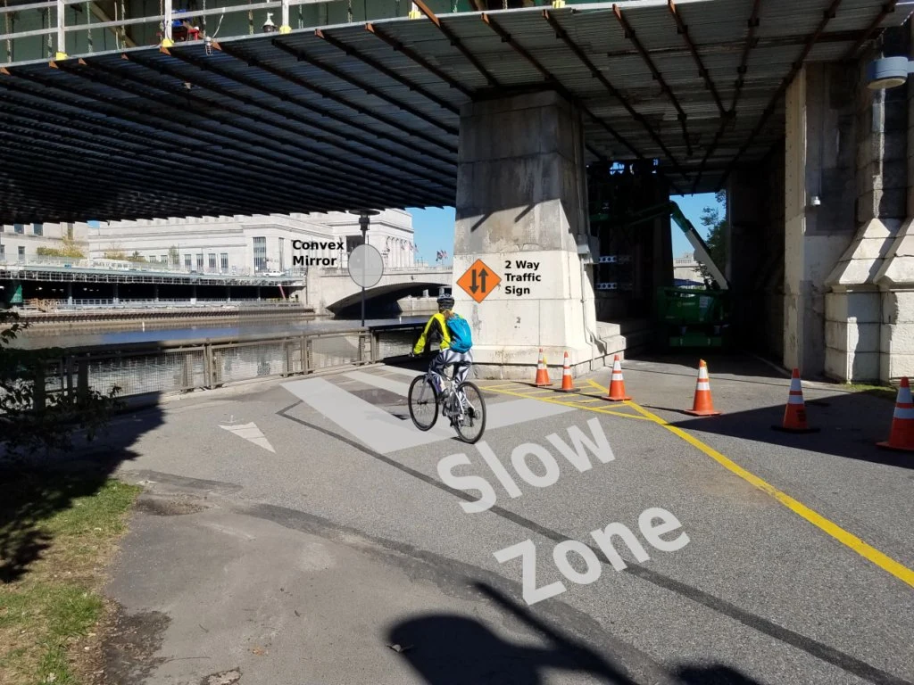 Espelho retrovisor convexo para ciclistas e peões para resolver a segurança do tráfego nos cantos da Ponte