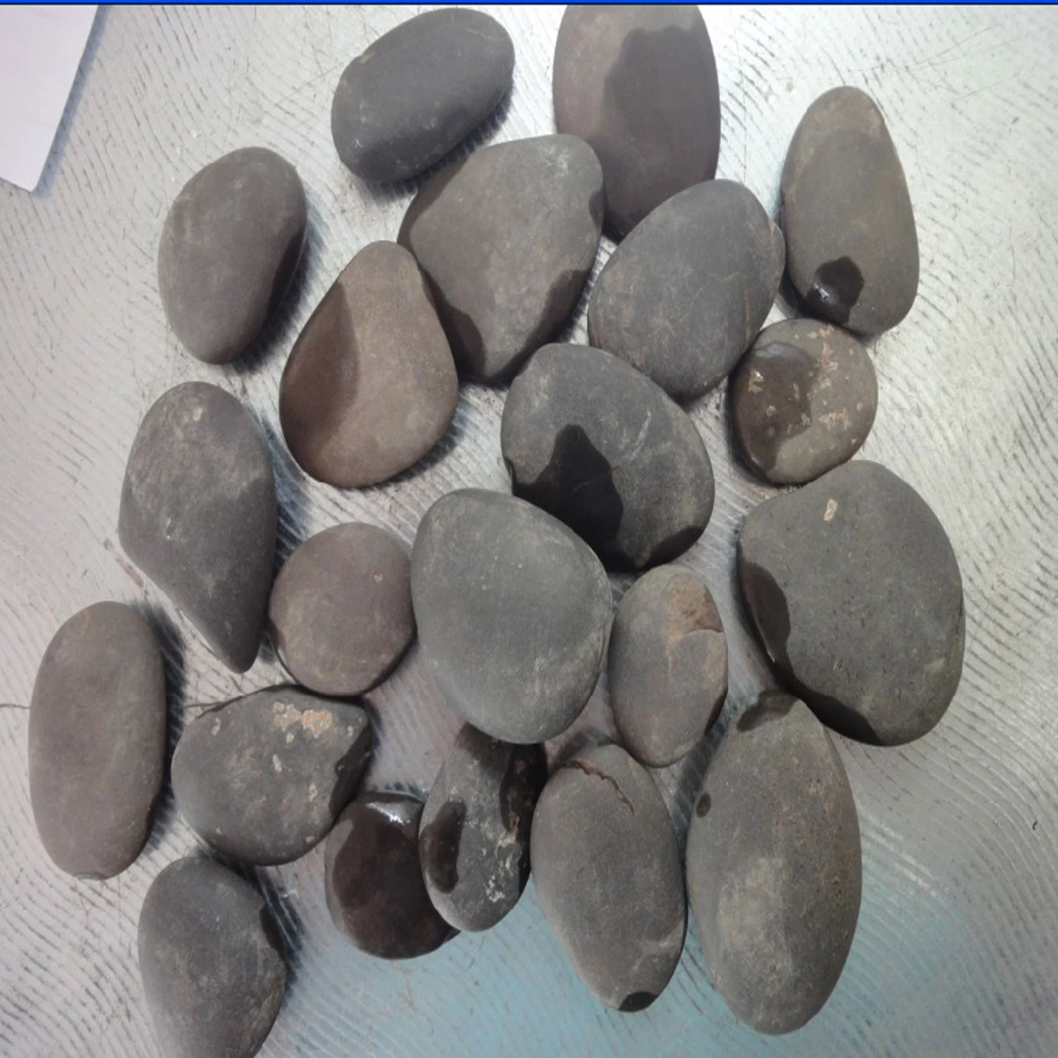 China Wholesale Cheap Price Polished Black Driveway Pebble Stones