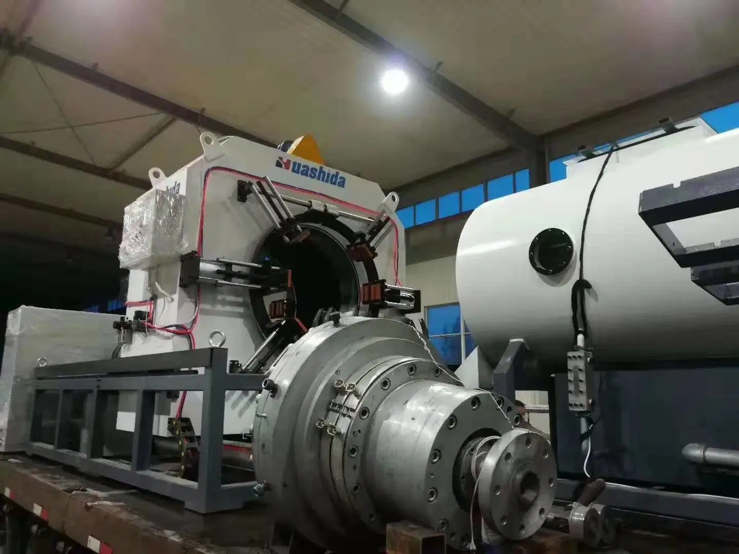 HDPE Casing/Jacket Pipe Extrusion Line/Equipment/Machine for Polyurethane Preinsulated Pipe Ppu