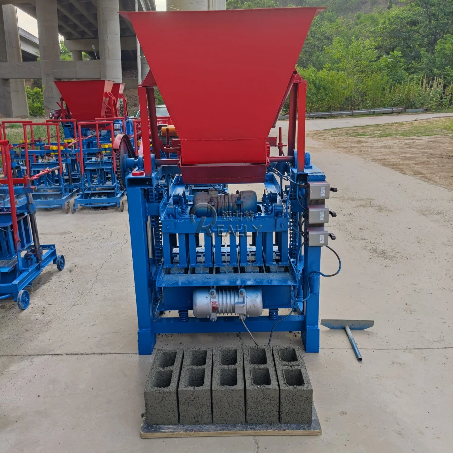 Maquinaria de fabricación del ladrillo a ladrillo de hormigón de cemento de 4-35/ máquina bloquera Adoquines sólido bloque hueco para la venta