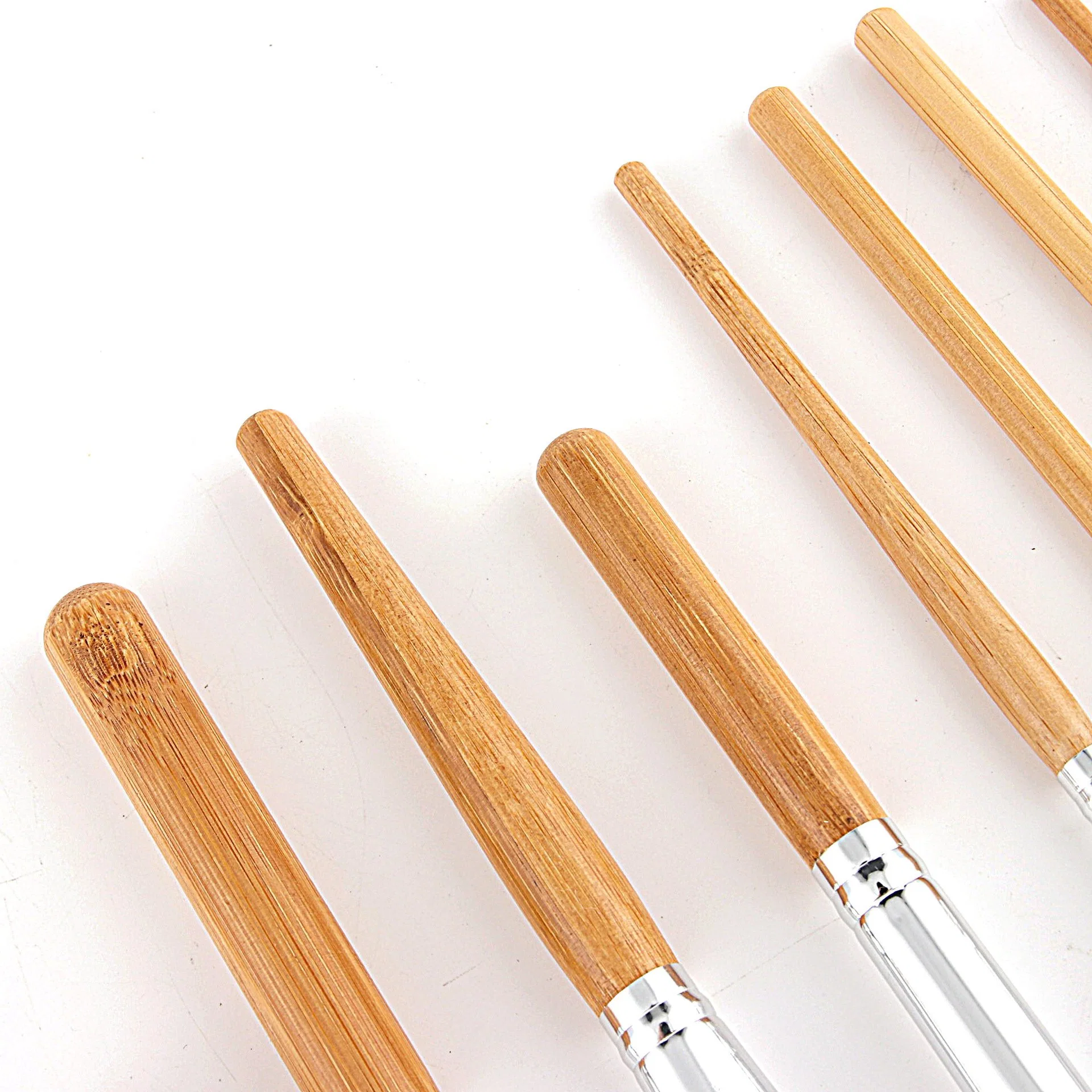 Набор высококачественных кистей для кимакияжа Hot 11PCS Natural Bamboo Handle Комплект инструментов для косметического косметического косметического косметического средства для создания фундамента с хлопковой сумкой