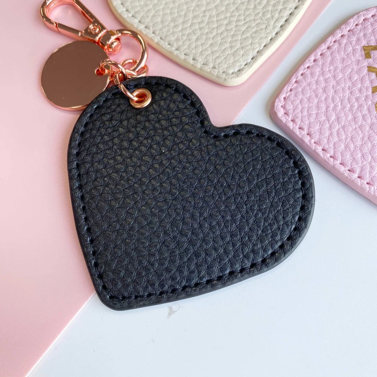 Custom Wholesale/Supplier Personalized PU Leather Key Chain Heart Birthday PU Leather Keychain Keyring