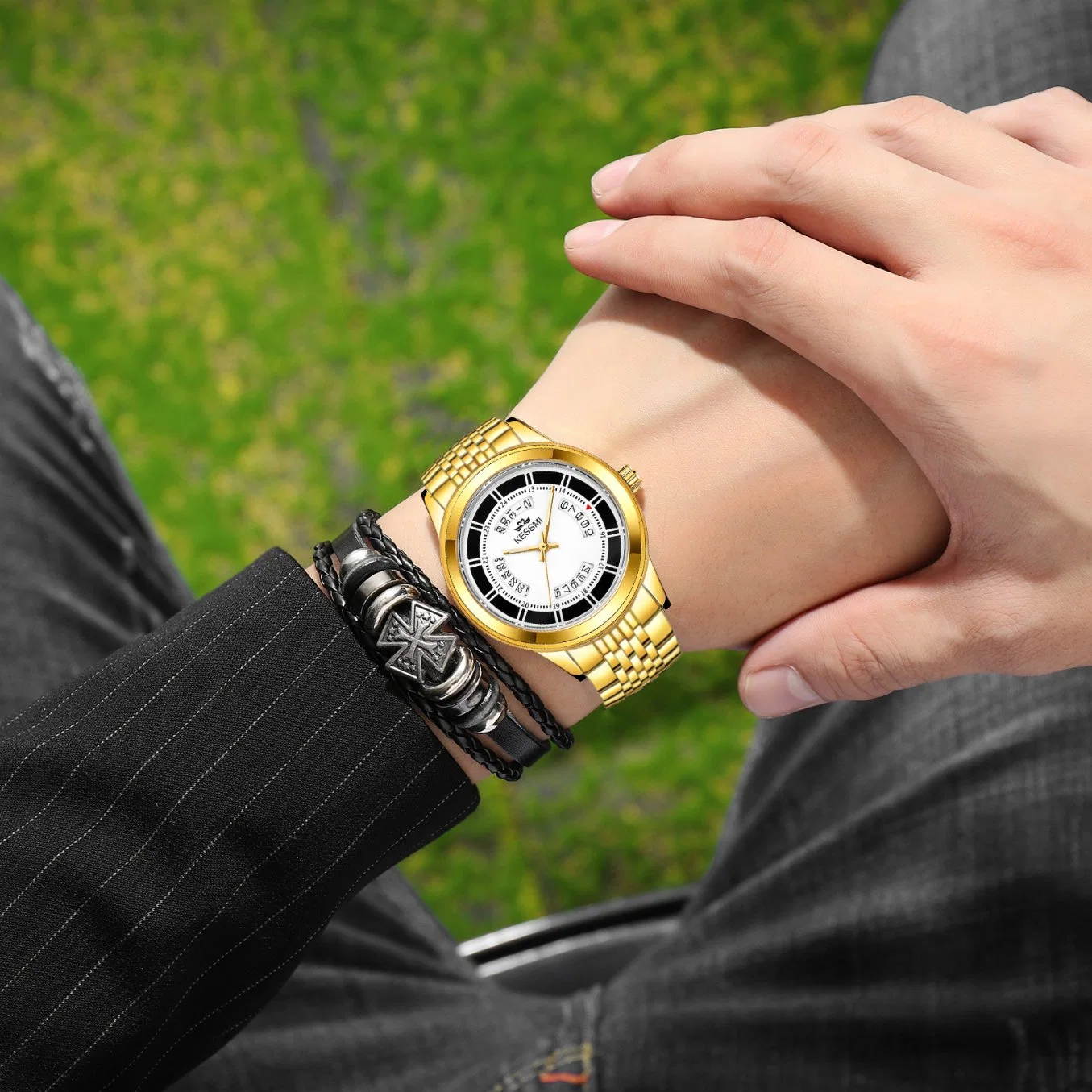 Nuevo Diseño de lujo en acero inoxidable reloj de oro Mens Big Date reloj de cuarzo analógico Don