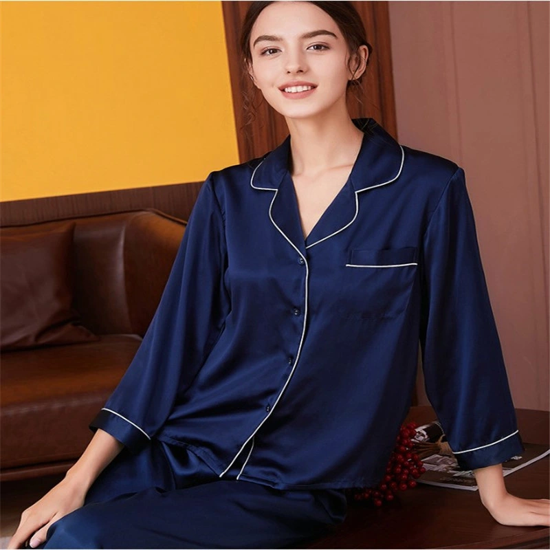 Natural Pure Silk Pajamas Women Wholesale/Supplier Chinese Long Glossy Girls Sleepwear Silk Pajamas