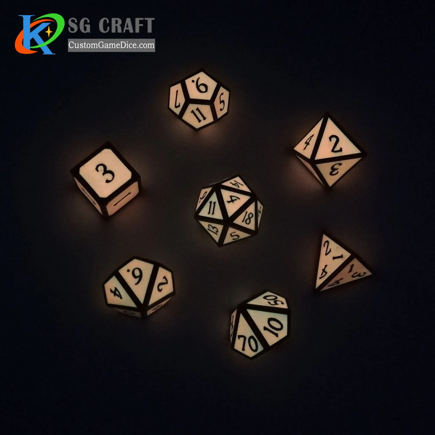 Dados Polyhedral Metal Conjunto de 7 piezas con caja de metal. Incluye D4, D6 D8, D10, D12, D20 y D10%.