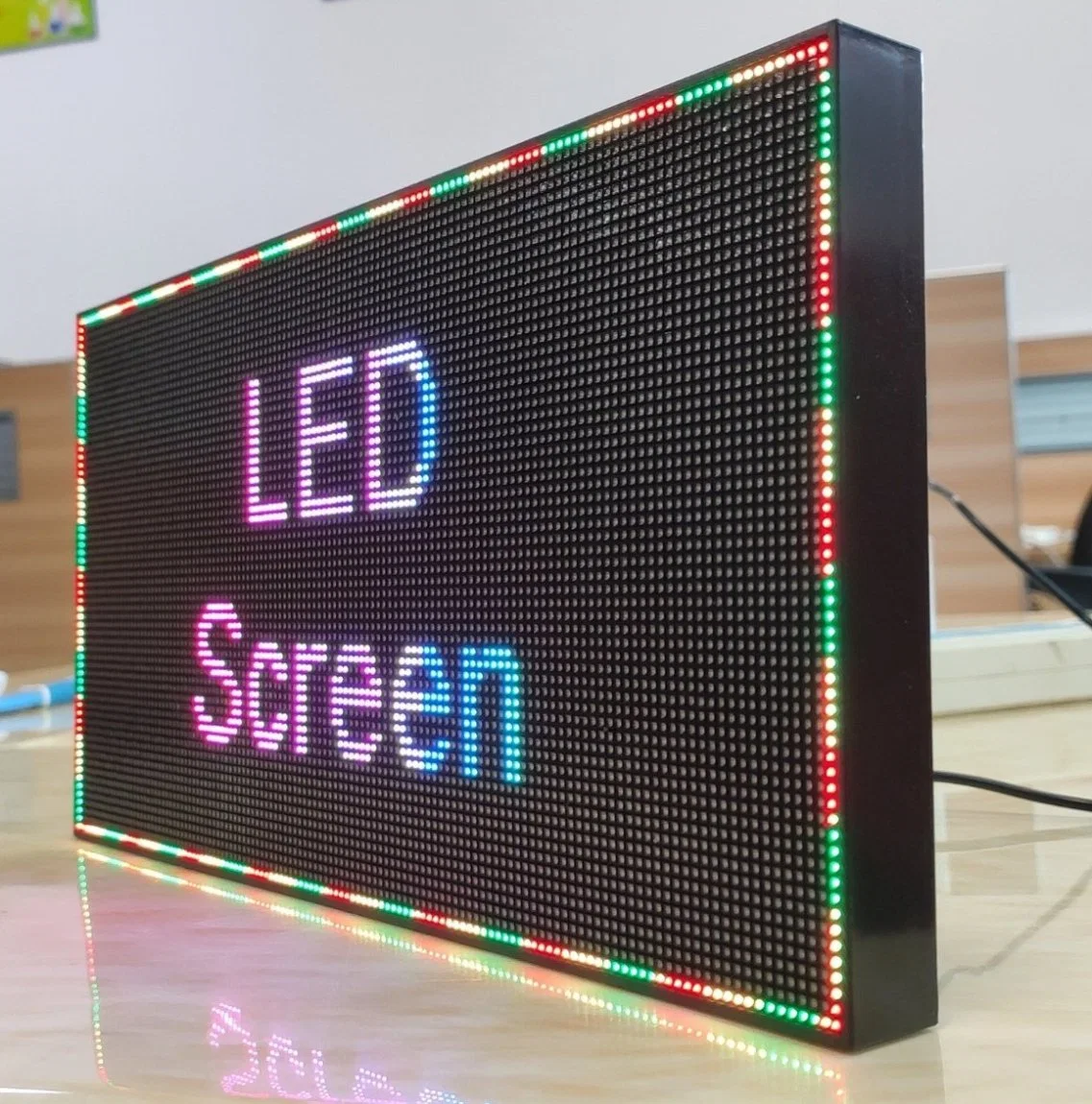 Panneau d'affichage LED Cvtat A1 Publicité d'intérieur avec panneau LED programmable couleur Affichage de message défiant le tableau d'affichage couleur P2,5 intérieur 320*160 mm Affichage LED