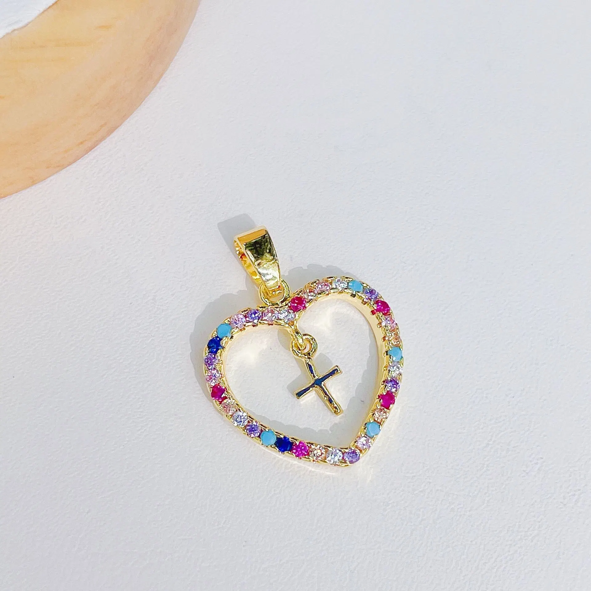 Popular Copper Inlaid Zircon Heart with Cross Shape Pendants for Accessories DIY