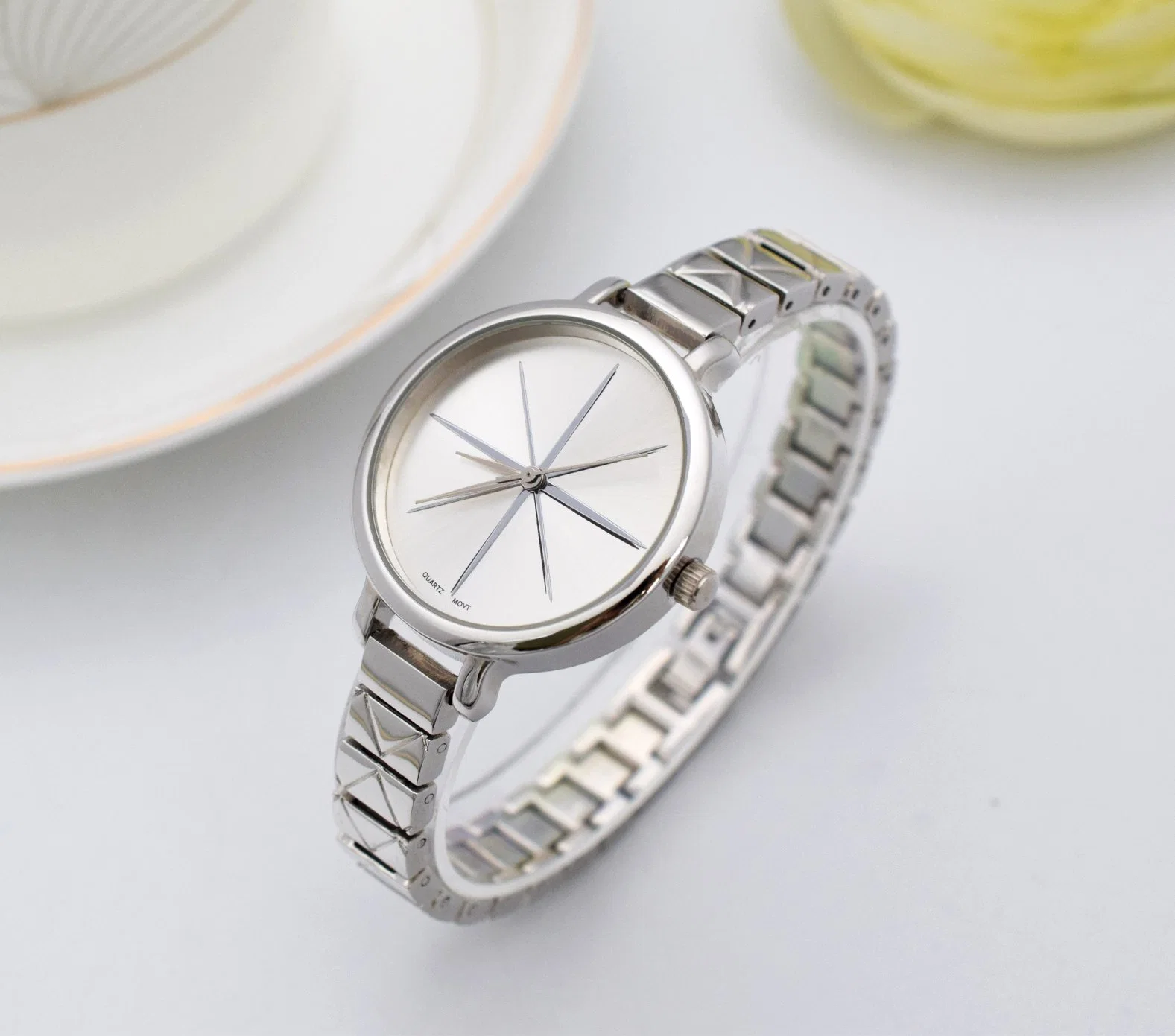 Customized Metal Watch Alloy Wrist Watch Lady Classic Watch Promotion Gift Watch