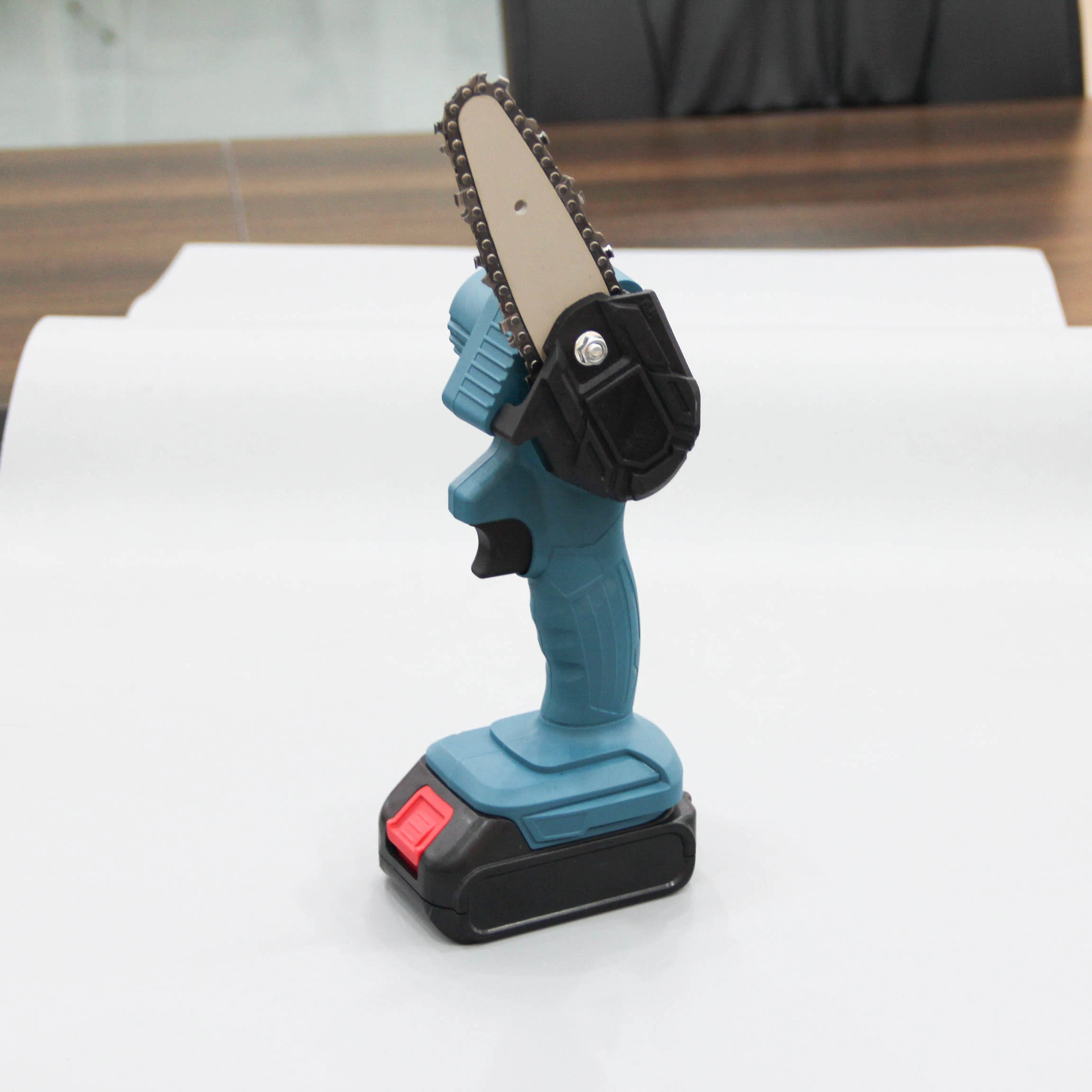 Hand-Held Mini wiederaufladbare Kettensäge Werkzeuge mit hoher Qualität
