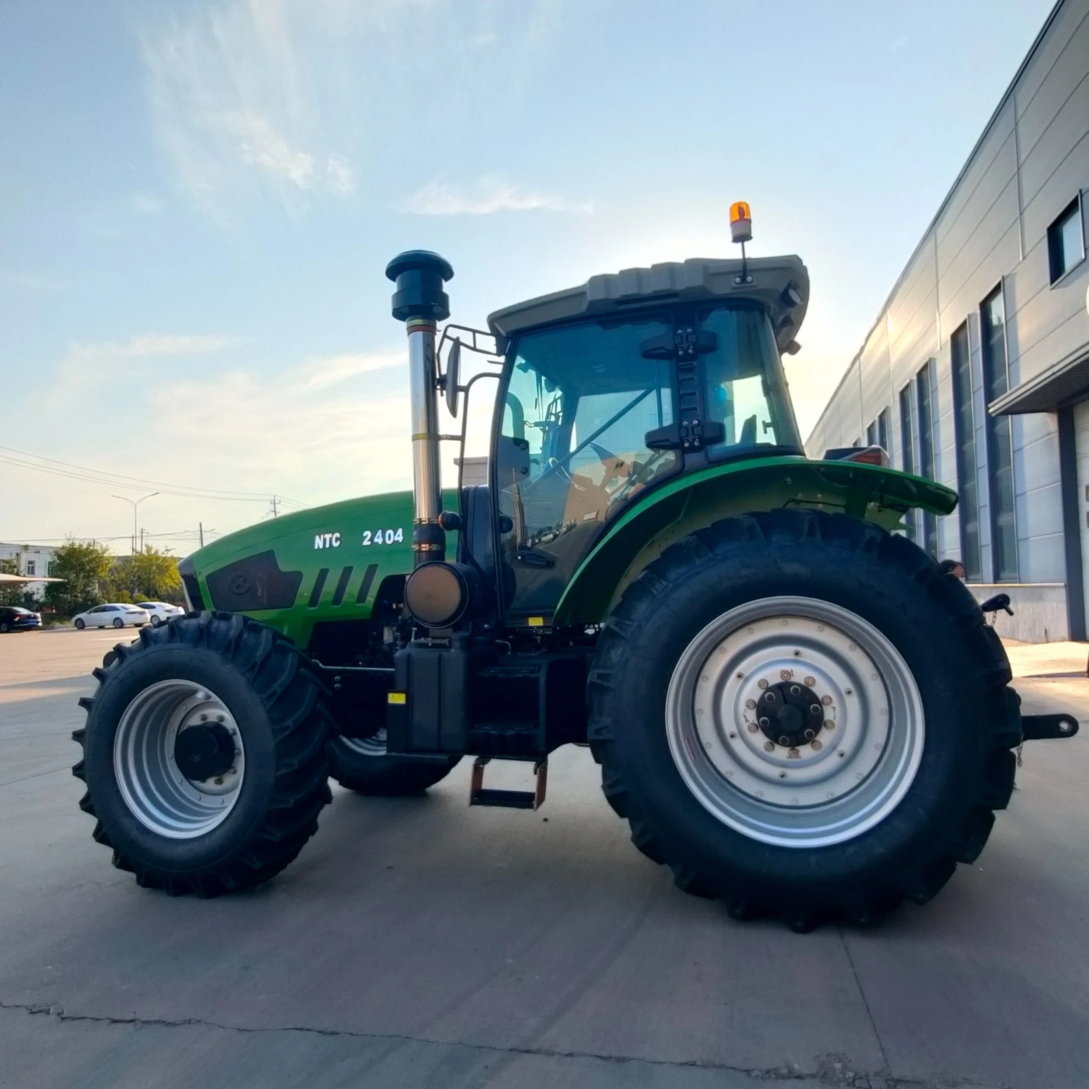 240HP 4X4 Compact Wheel Tractors Agricultural Machinery Hot Sale