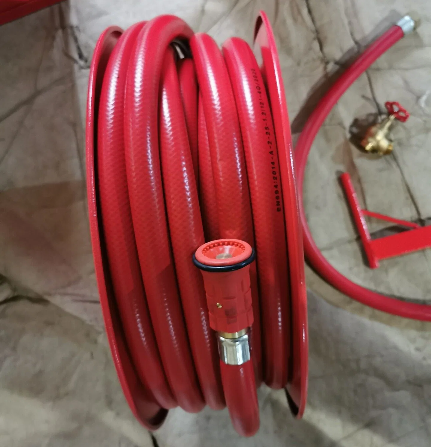 Made in China 25mm Fire Hose Reel with Nozzle