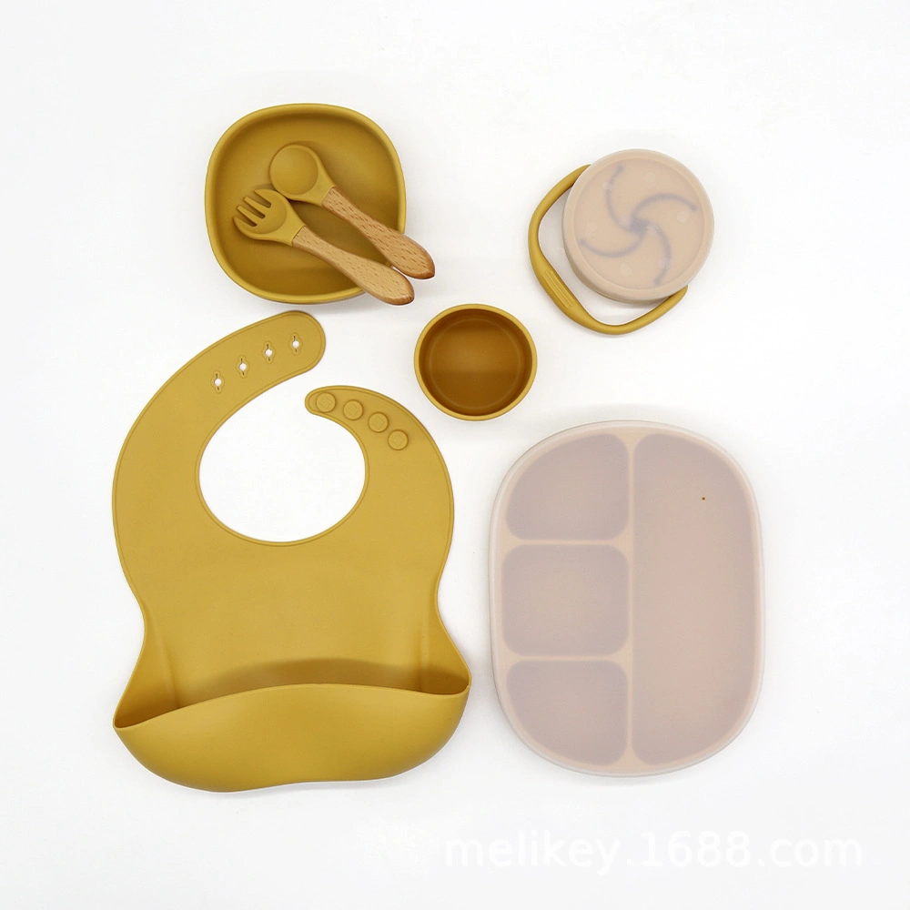 2023 Wholesale/Supplier BPA Free Waterproof Tableware for Kids Feeding Bowl and Spoon Baby Silicone Bib Set