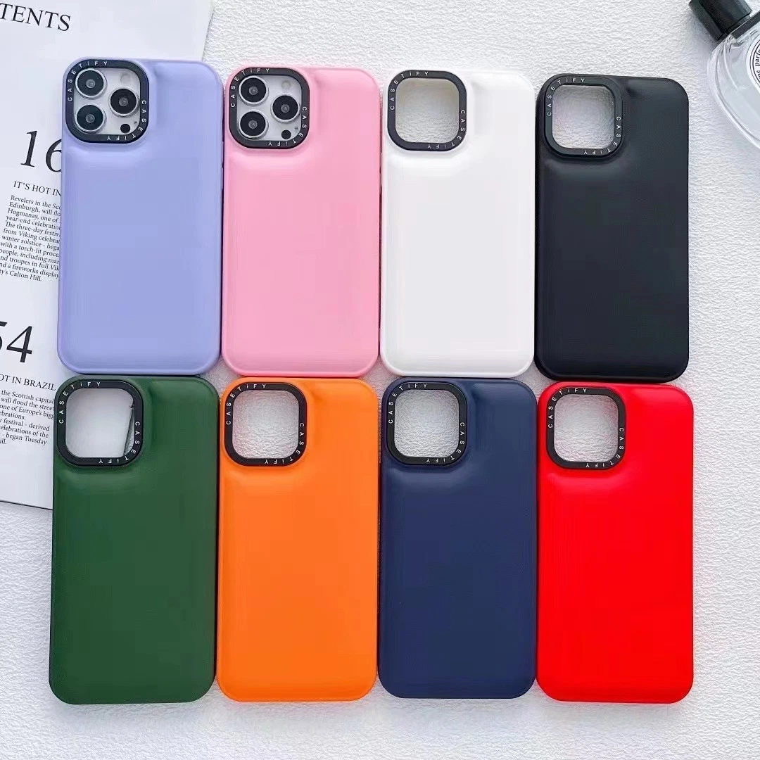 Design de l'oreiller peau caoutchouc doux toucher couleur personnalisée logo OEM Housse de protection mobile TPU PC étui de téléphone protection pour appareil photo pour iPhone 15 14 Huawei Mate 60 PRO