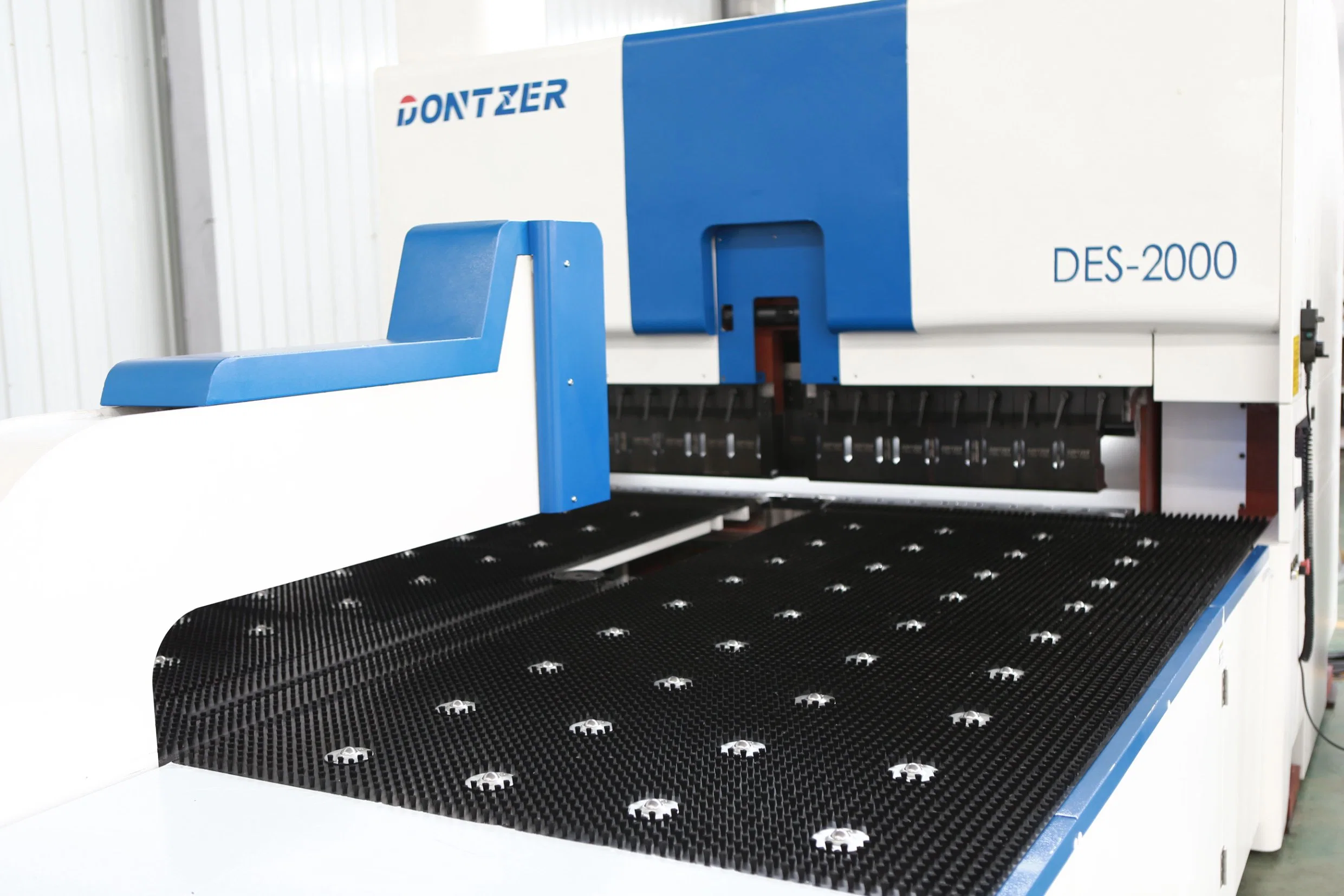 6 pies de la lámina metálica, el 13 de Axes, impulsada por el servo / CNC Máquina dobladora de tubos tubo de acero al carbono / máquina de doblado de la placa del panel de prensa de doblado Precio