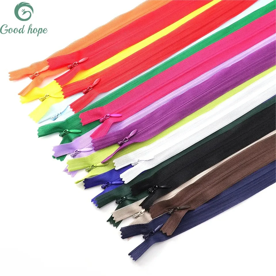 Zipper Supplies Assorted Colors Durable Nylon Plastic Coil Teeth Zippers with Metal Zipper Pulls