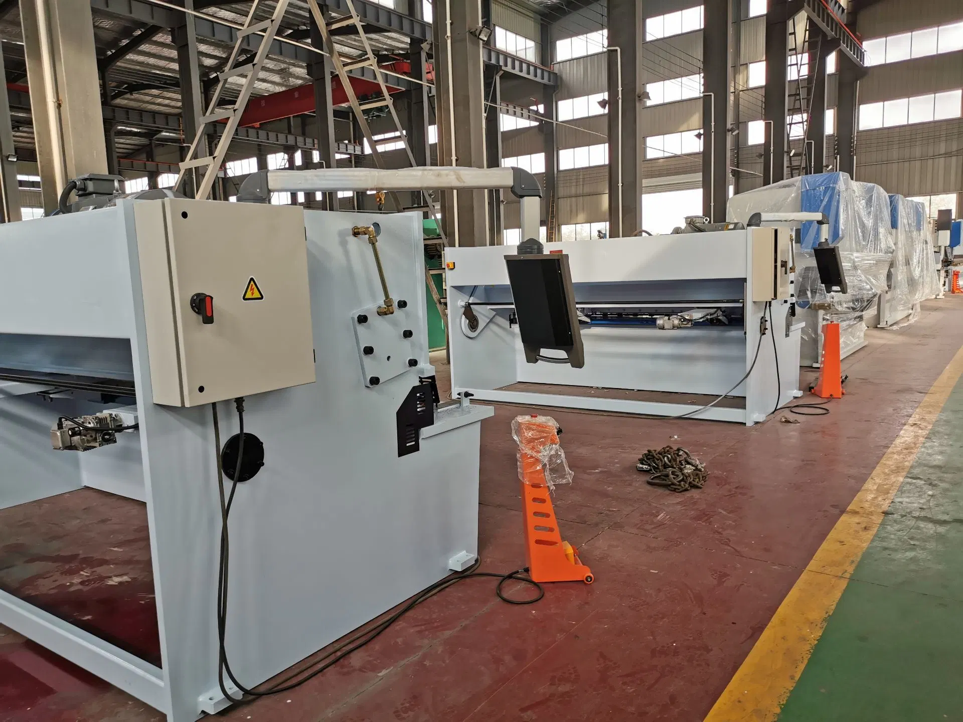 12X2500mm 12X3200mm 12X4000mm 12X6000mm QC12K Steel Sheet Hydraulic Swing Beam Shearing Machine