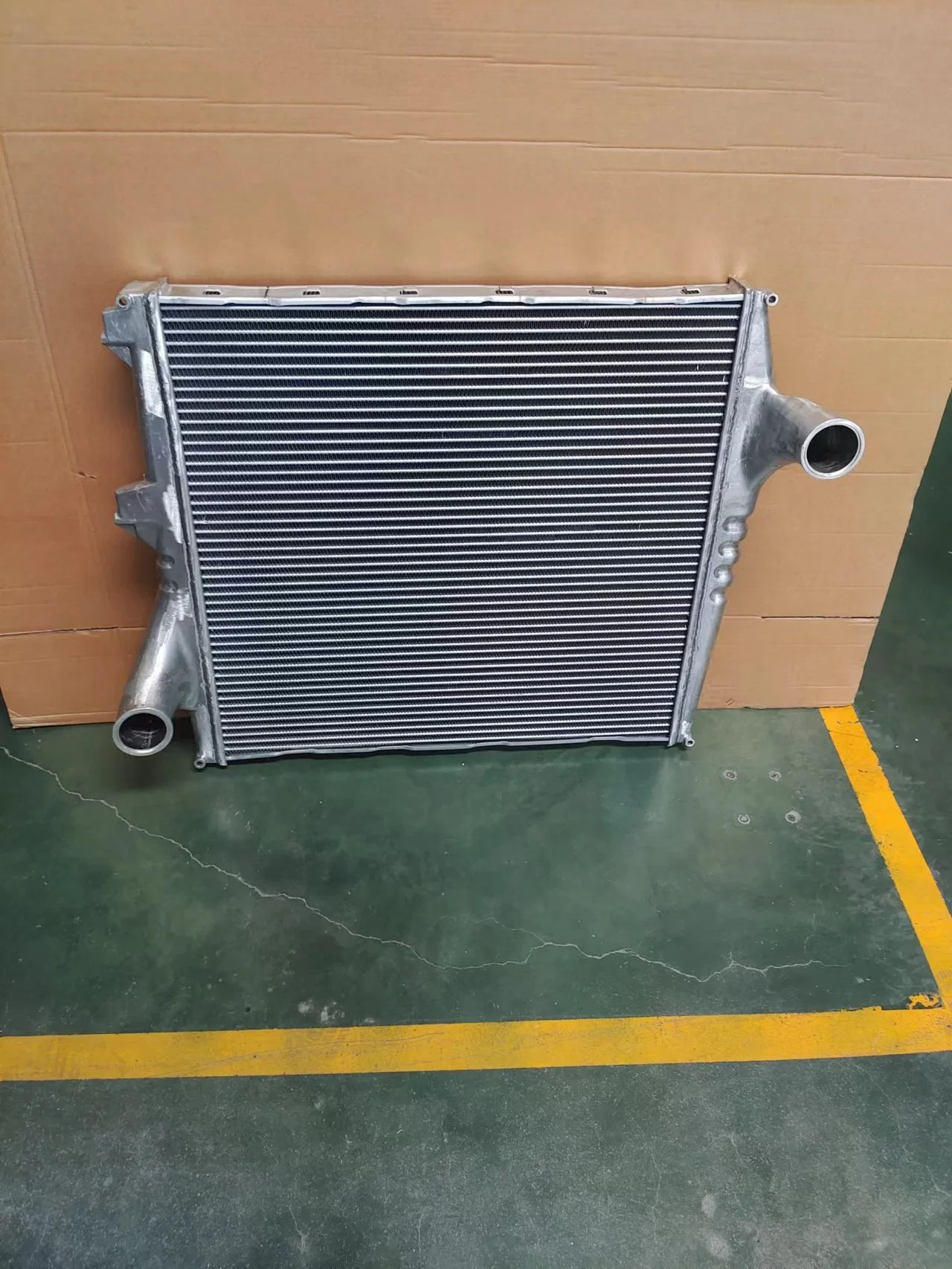 Refrigerador intermédio do camião Tapffer para Volvo FH/FH12/FH16 /FM9/FM12 sobre 150 intercoolers para aplicações exigentes partes separadas do camião