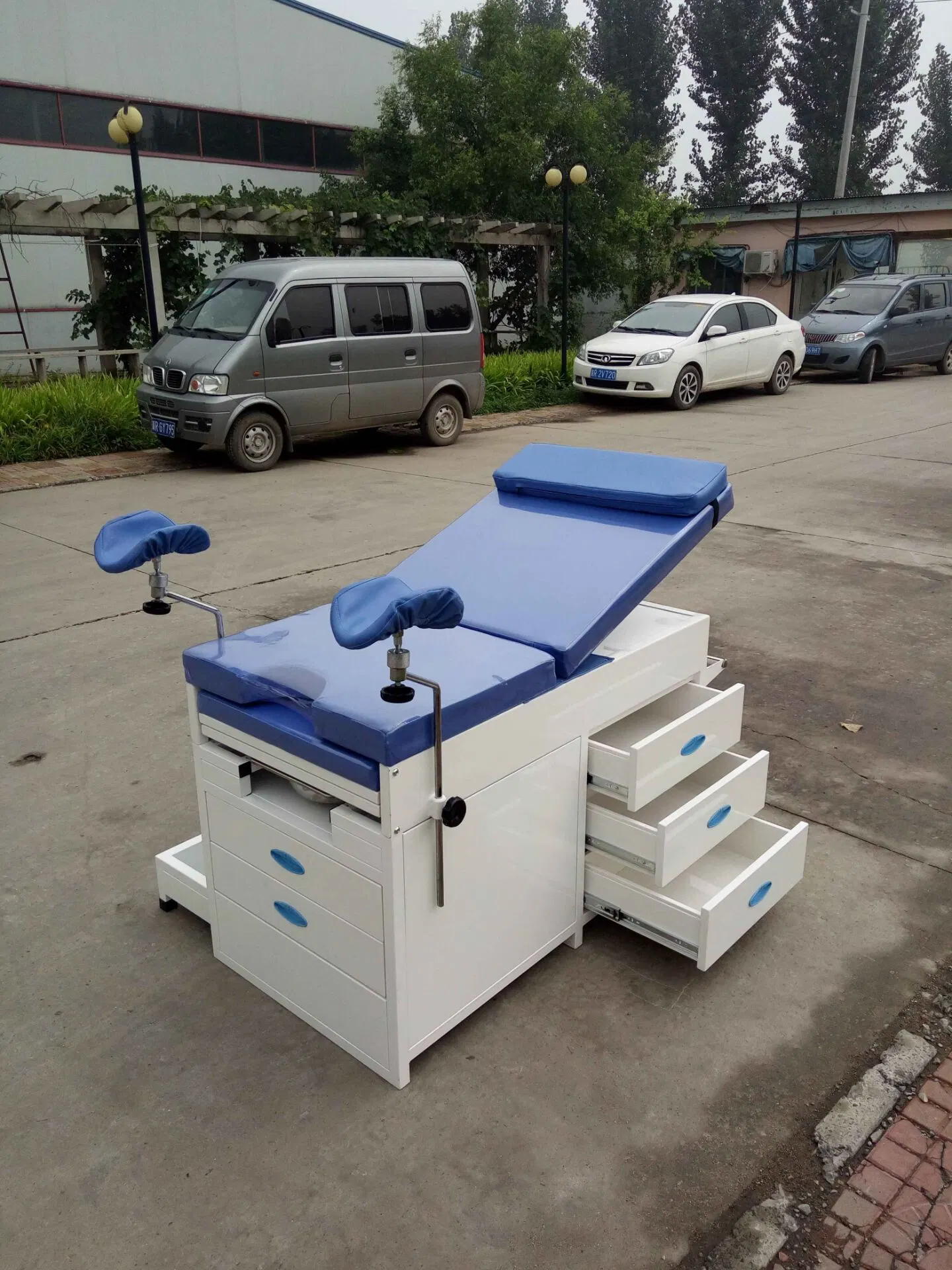 Hochey Medical Hospital Gynecological Examination Table with 3 Drawers