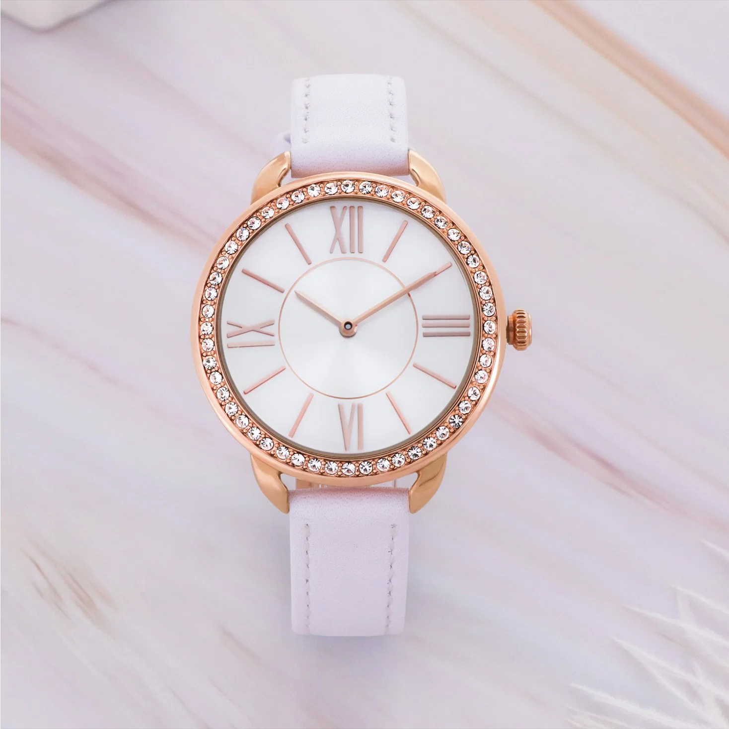 De façon personnalisée de gros de bijoux en diamants bracelet montres à quartz Lady cadeau Concepteur de luxe Women Watch