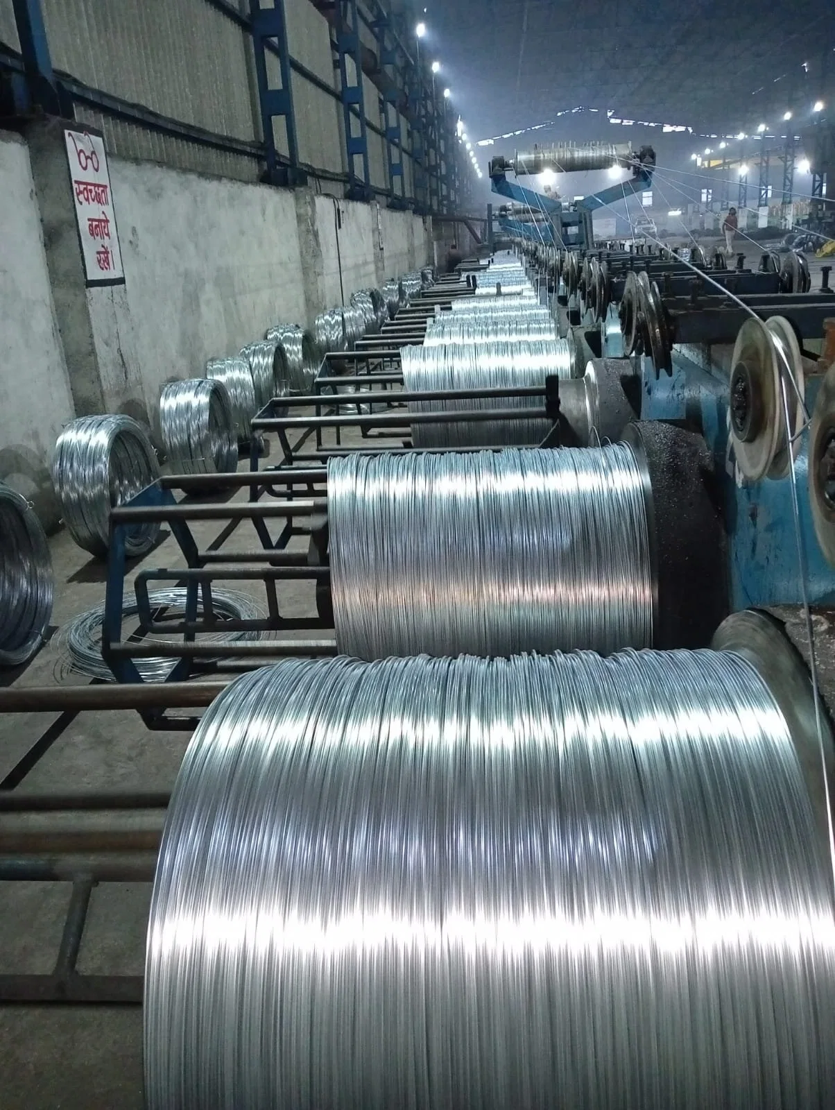 El uso de la construcción alambres Gi 0.33 1.0mm plancha plana Electro ate los rollos de alambre de acero galvanizado de 4mm el precio de 1,0 mm galvanizado Alta Tensión