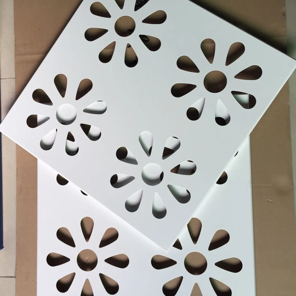 Metal Custom Decorative Perforated Carving Metal Aluminum Panels Ceiling Panels for Office Corridor.