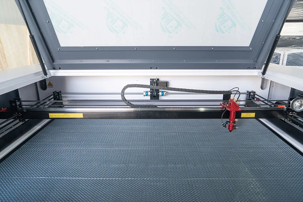 Alimentação de fábrica máquina de gravação a laser de CO2 Madeira contraplacada de MDF máquina de corte a laser com Sistema de up-down