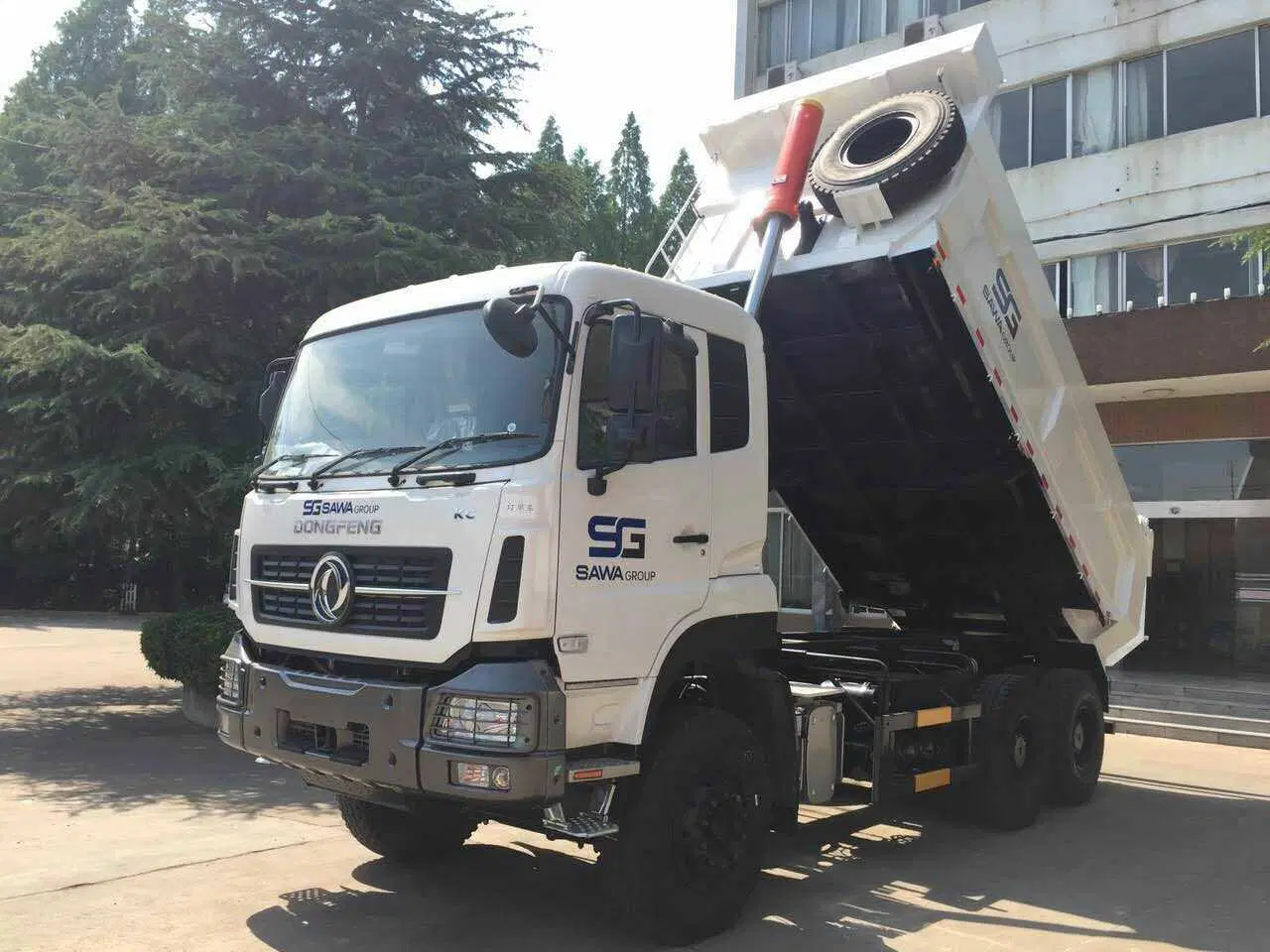 Heavy Duty Dongfeng 6X4 25tonnes Dump Truck for Sale