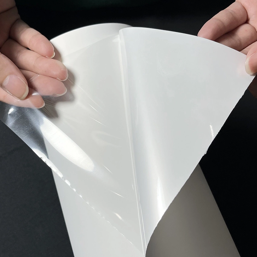 Nuevos materiales impermeable brillante papel de PP mate Imprimible polímero de retroiluminación Inyección de tinta autoadhesivo adherencia sintética