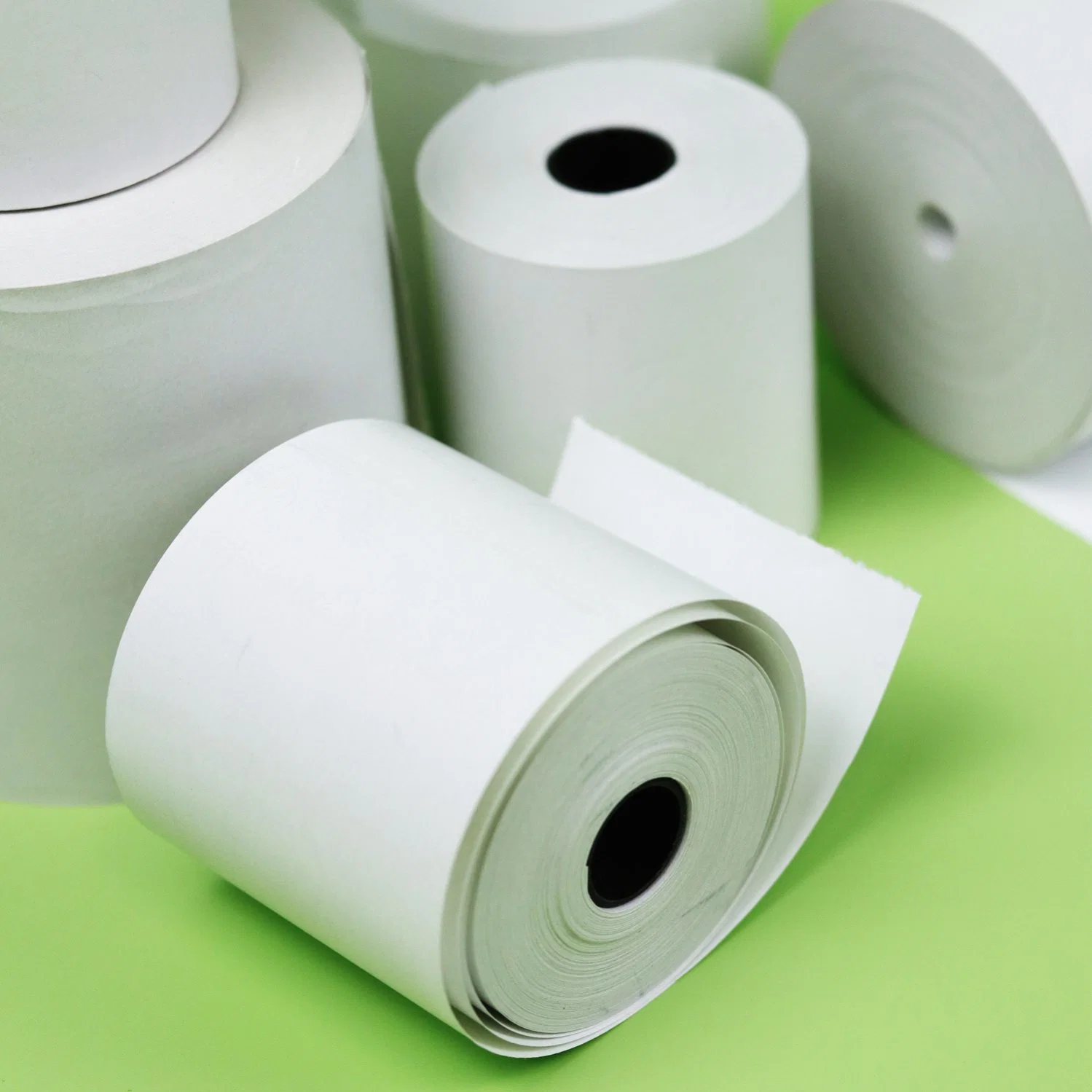 Thermopapierrollen 57mm 80mm Thermodrucker Papierrolle hergestellt In China