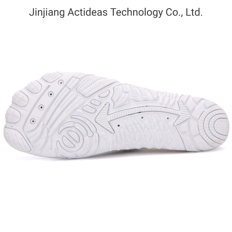 La fábrica China de natación personalizadas Diseño de Moda zapatos de agua de color blanco de calzado de playa para los hombres