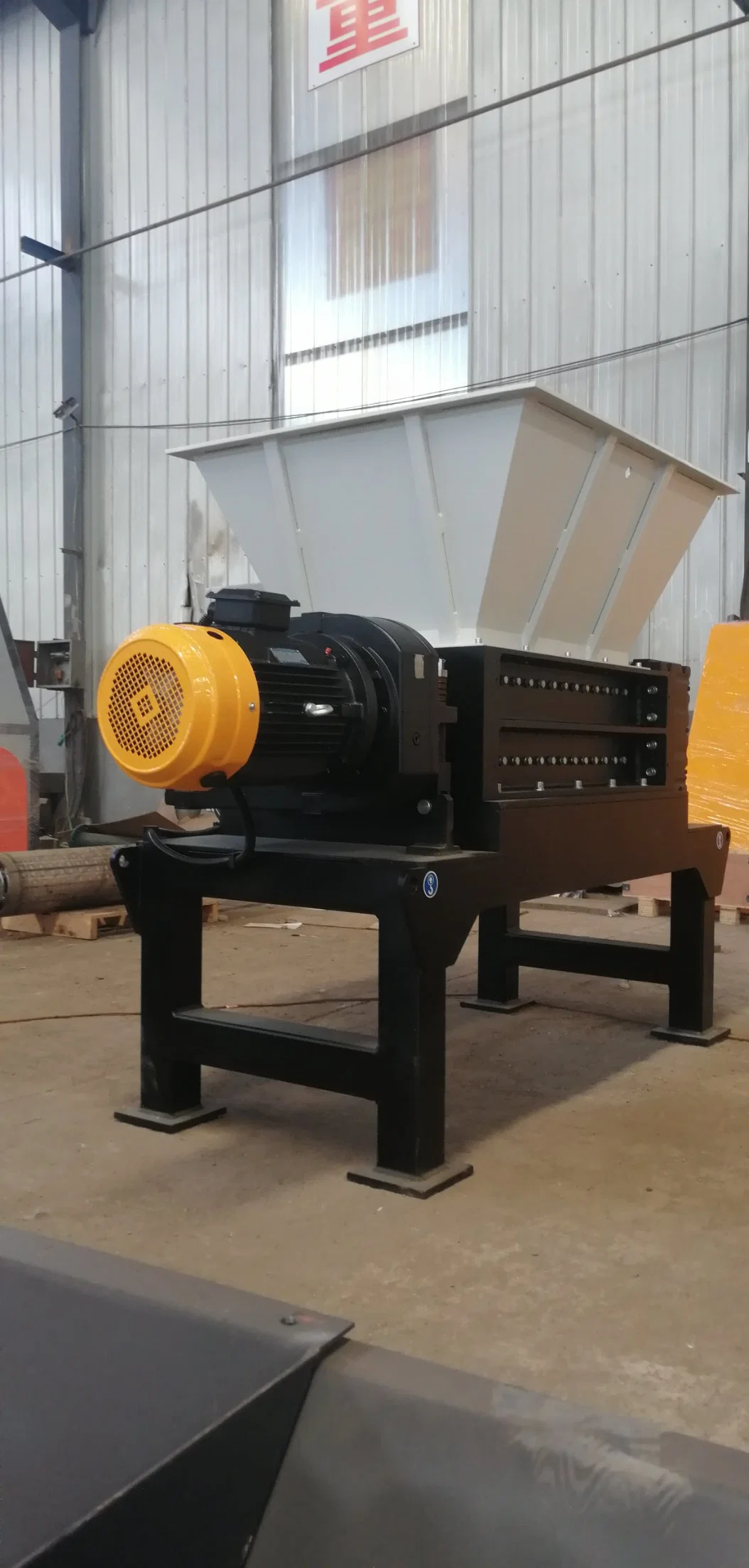 Small Mobile Jaw Crusher Equipment for Sale on Gravel Stone Crushing
