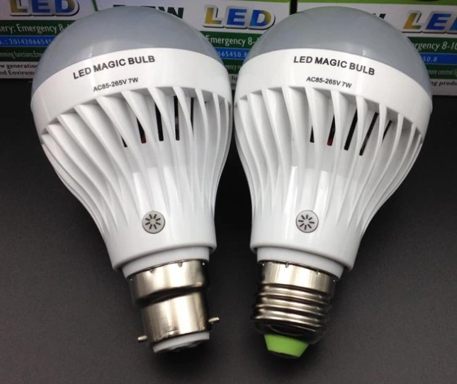 LED Magic Bulb AC85-265V 7W Remote Control LED Emergency Light Bulb Built-in Rechargeable Battery