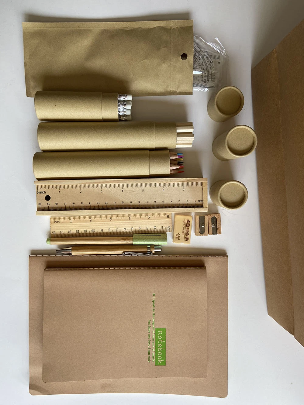 Ensembles de papeterie recyclée dans une boîte cadeau en papier kraft pour le bureau, l'école et une utilisation promotionnelle