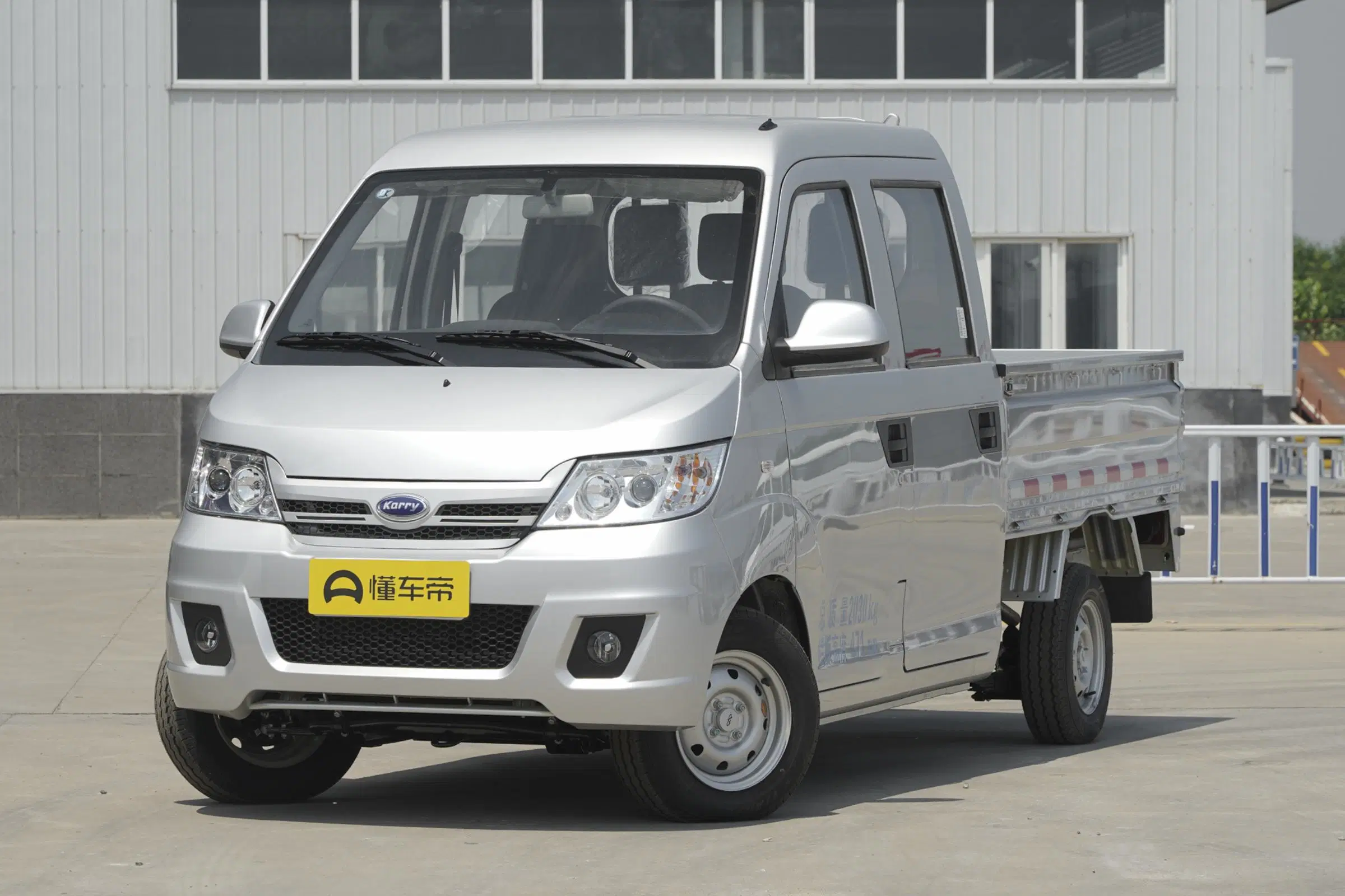 Kairui Automobile Youjin 2020 1300cc Chinese Made Passenger Car Gasoline Vehicle Pickup Truck.