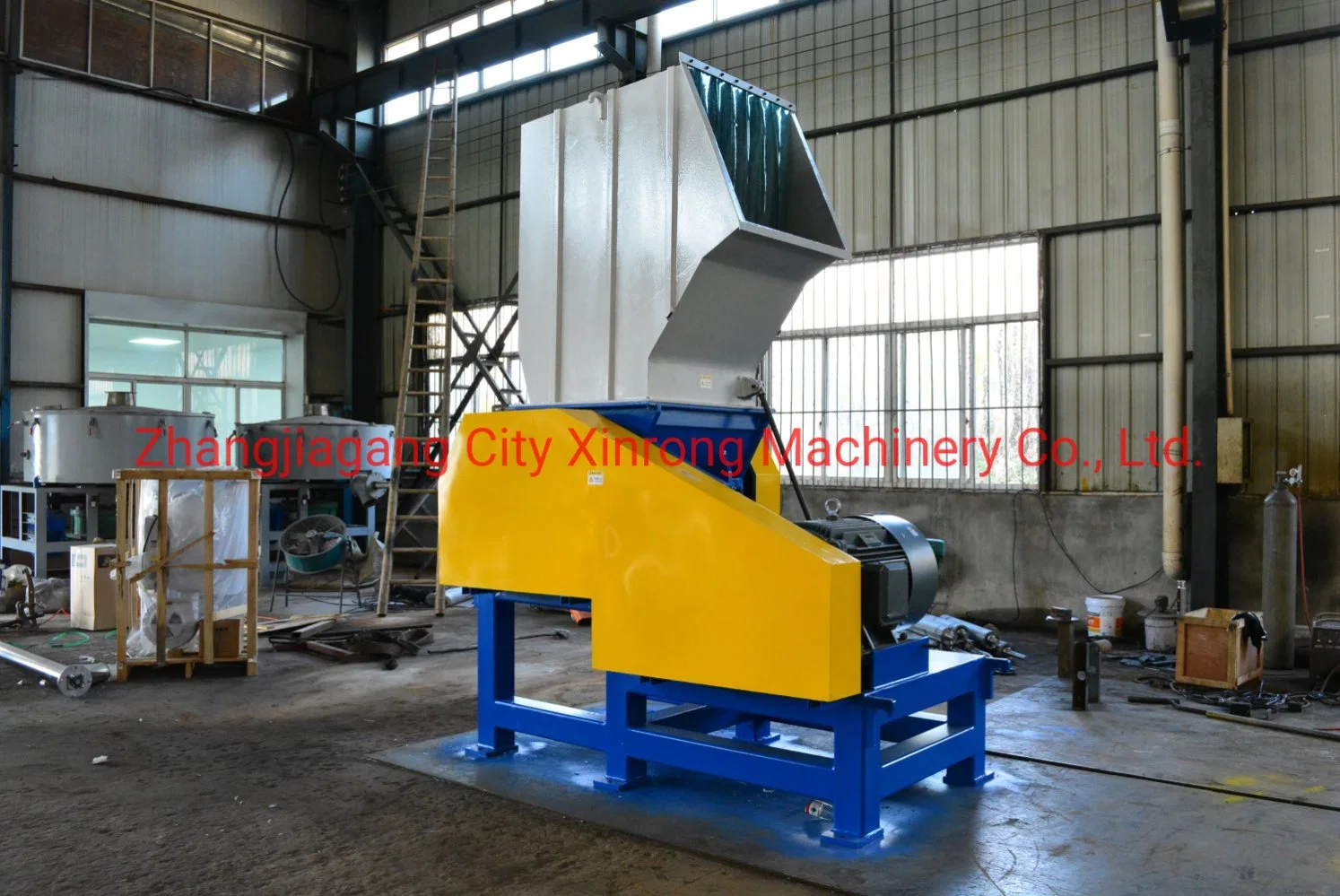 PP Bags Crusher/Non-Woven Bags Crusher/Films Crusher/High Efficiency Low Noise Plastic Granulator Crusher Machine for Pipe/Film/Bottles/Sheet/Plastic Recycling