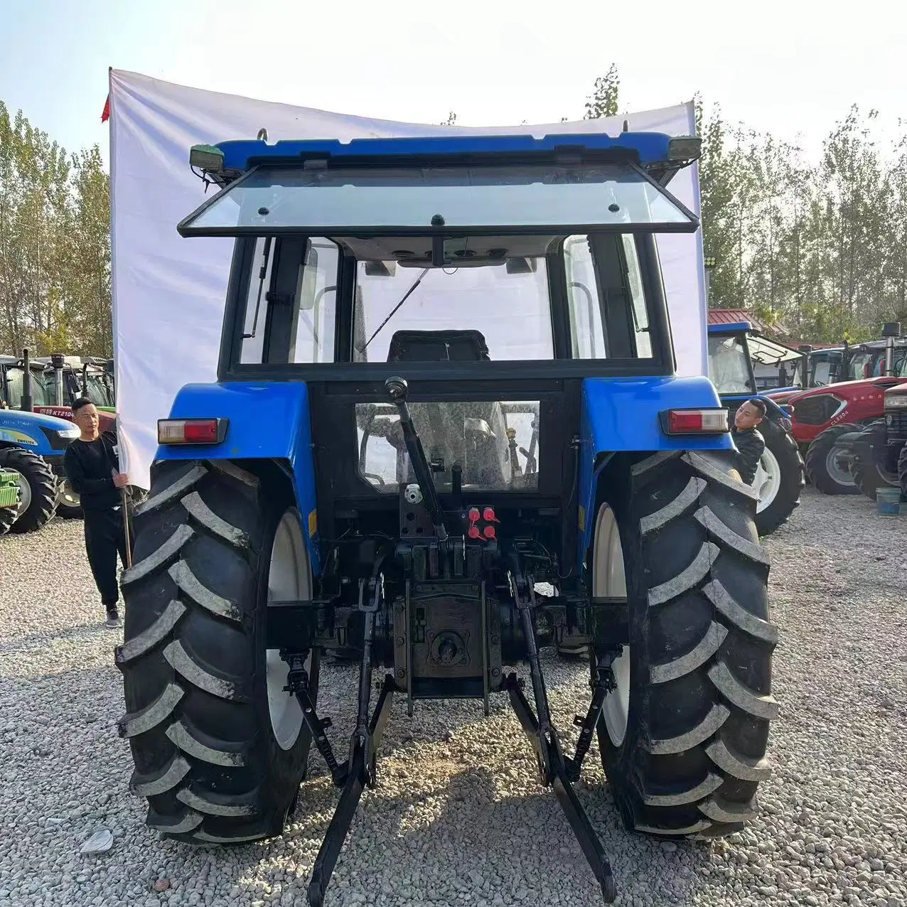 90HP 4WD New Holland Snh904 utilisé le tracteur avec une haute rentabilité tracteur avec cabine