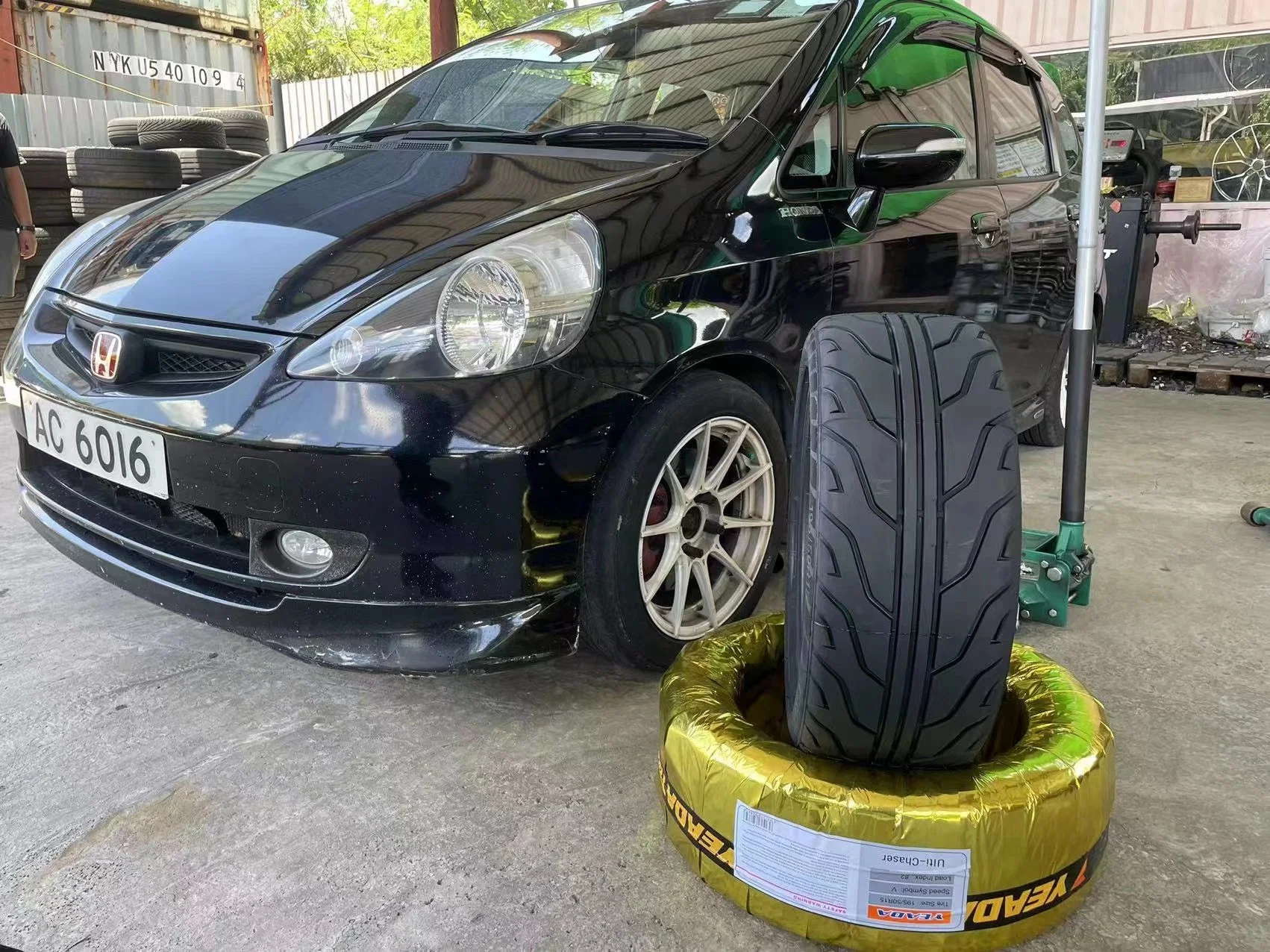 Sport Tire Semislik Racing Tire Drifting Tyre Yeada Saferich Farroad Brand Car Tyre 195/50r15 205/40r17 225/45r17