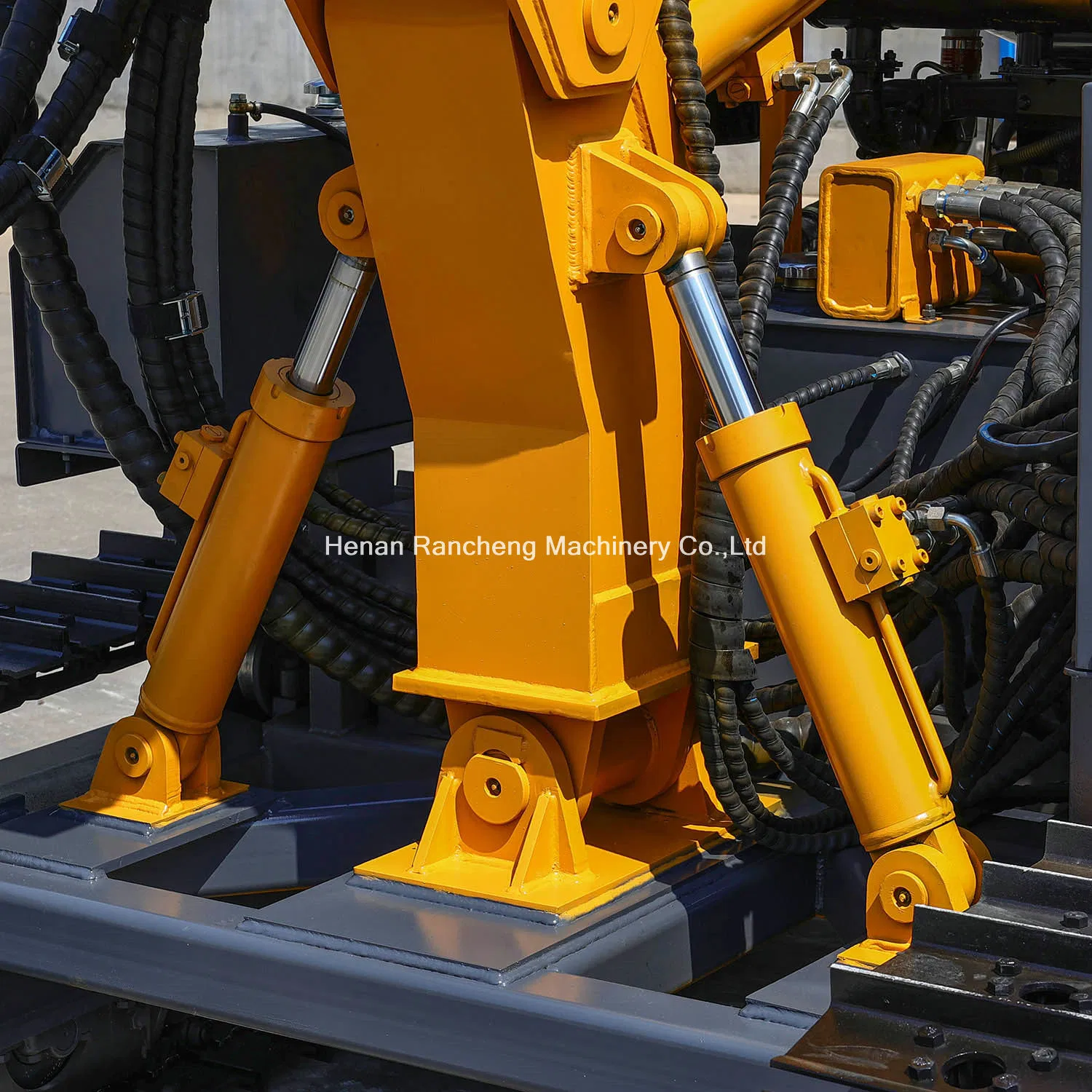 China Supply Hydraulic Solar Plant Pile Ramming Rig Hammer Pile Driver