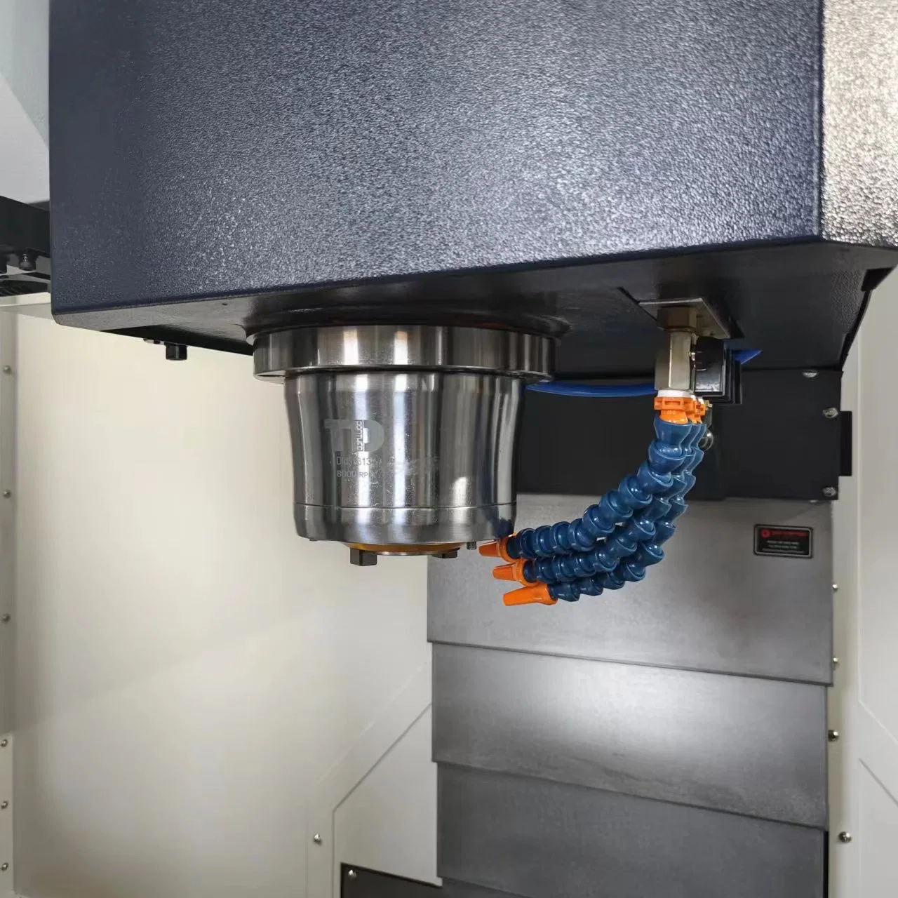 Machine à usiner CNC automatisée pour le fraisage et le perçage de métaux