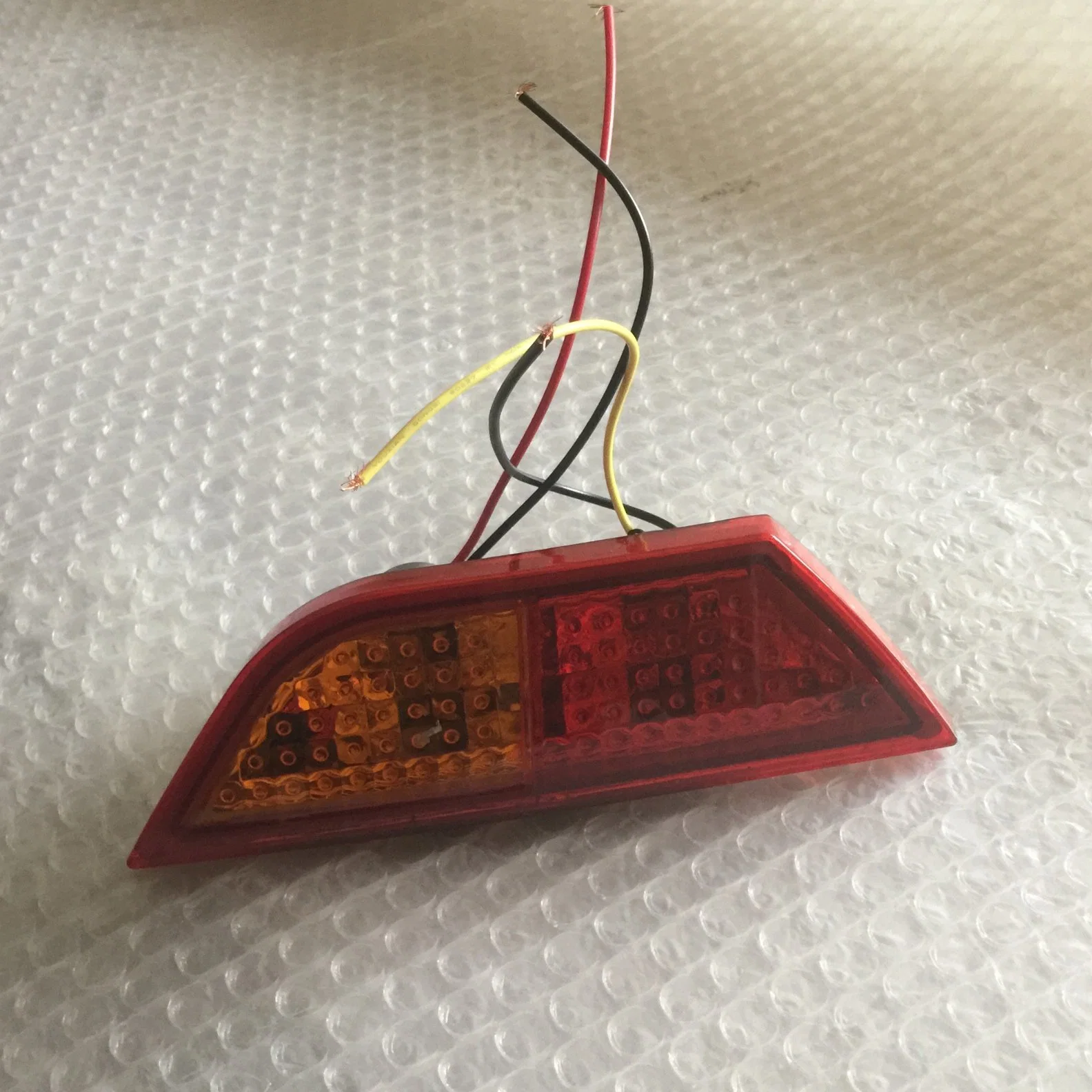 Rear Marker Lamp Auto Bus Parts Red LED Light Hc-B-23056