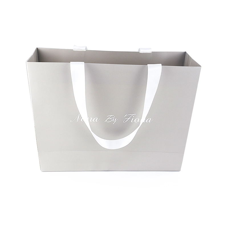 Spot Printing Gray Color 210GSM Paper Carrier Bag with Satin Ribbon