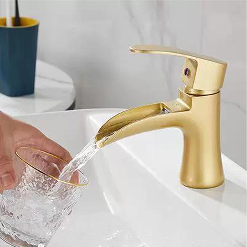 Haute qualité de l'or de gros bassin d'eau froide chaude du robinet mélangeur robinet du lavabo