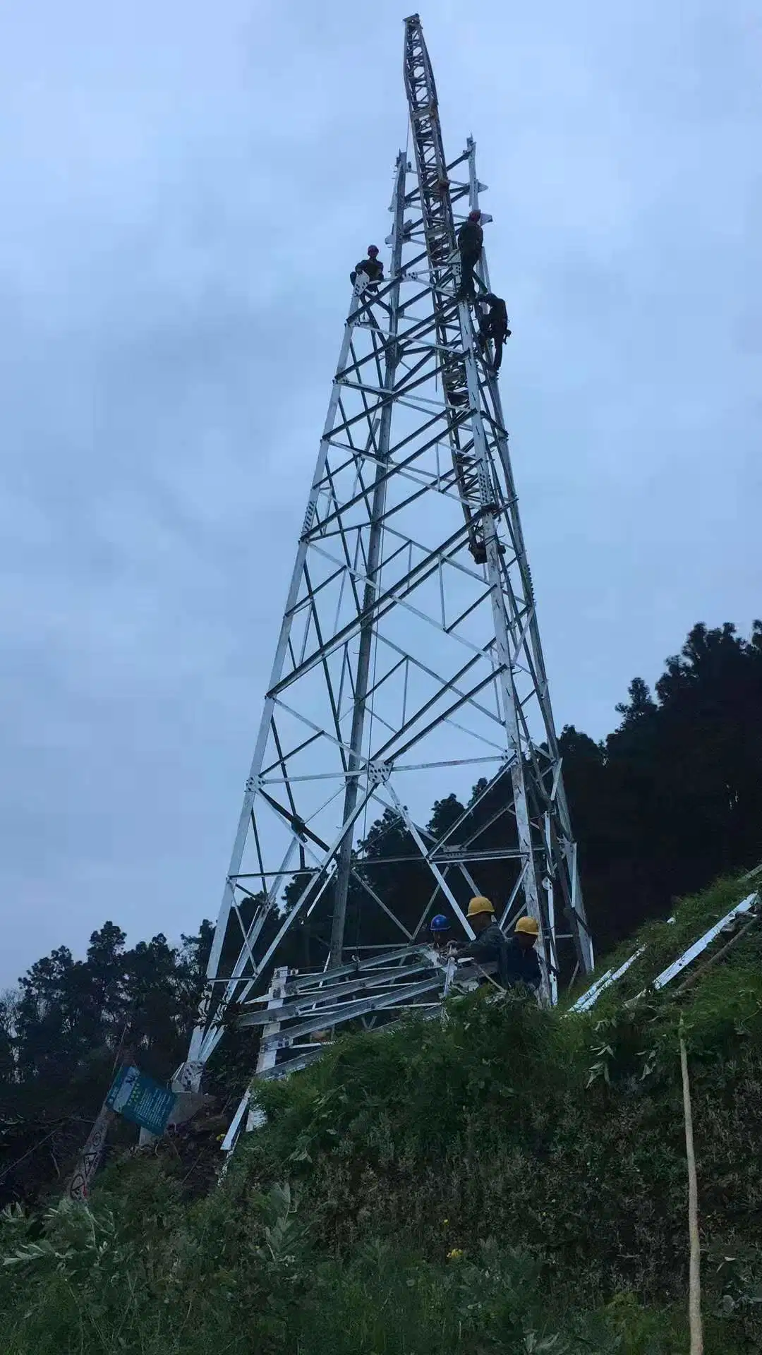 Galvanizado en caliente de alta calidad torre de transmisión de acero inoxidable