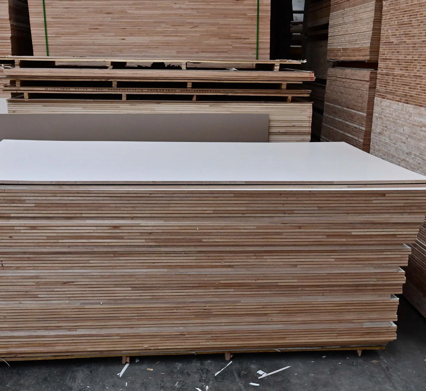 Melamine Laminated Plywood Wood Grain / Solid Color Basic Customization