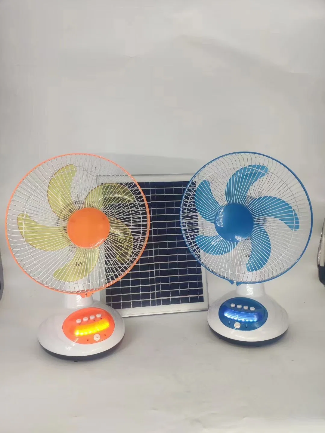 Ventilador de mesa solar recargable de 16" con batería 12V 3 años Garantía