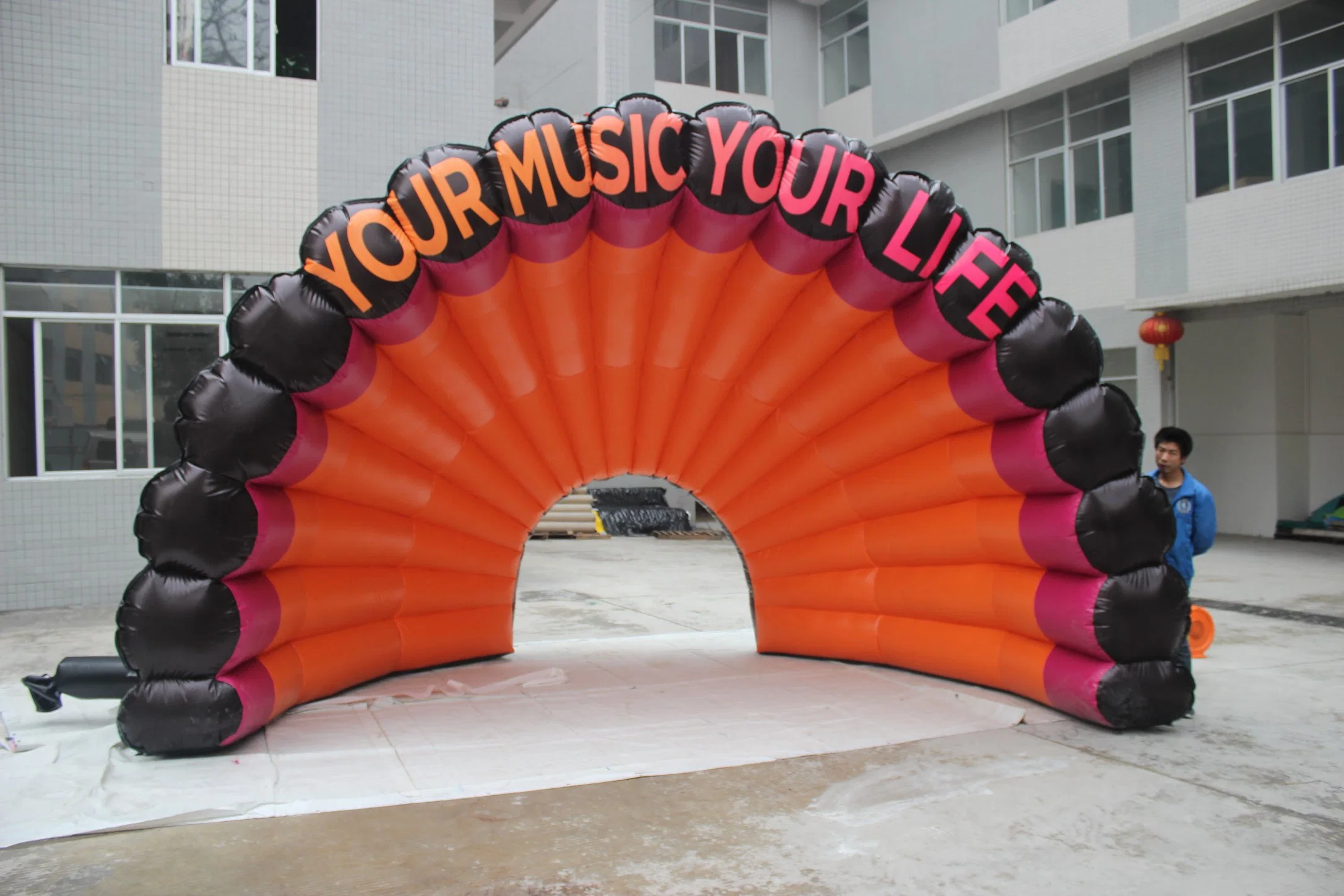 Portable Inflatable Shell Dome Tent as Stage Cover